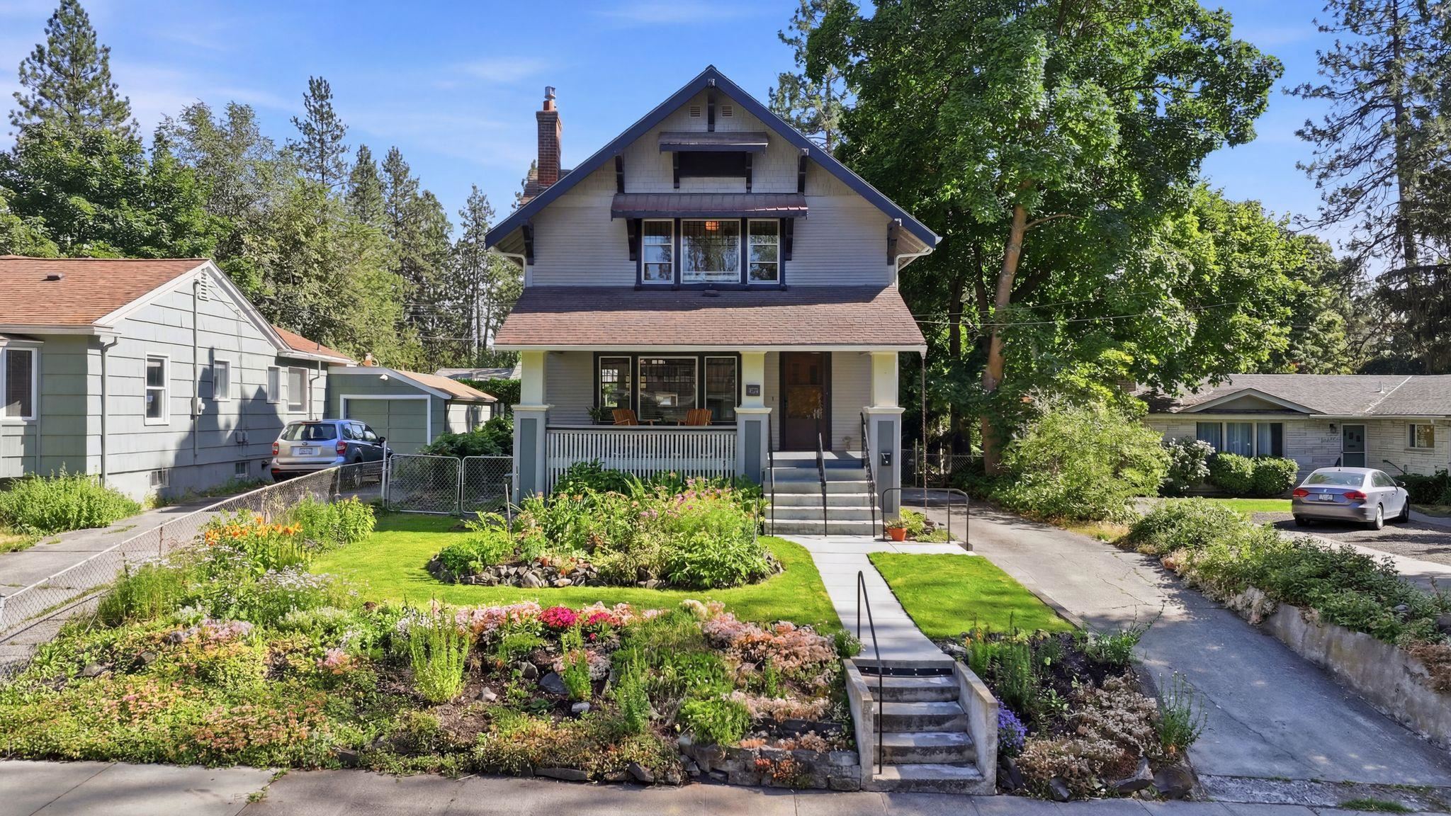 515 W 15th Ave - Photo 1