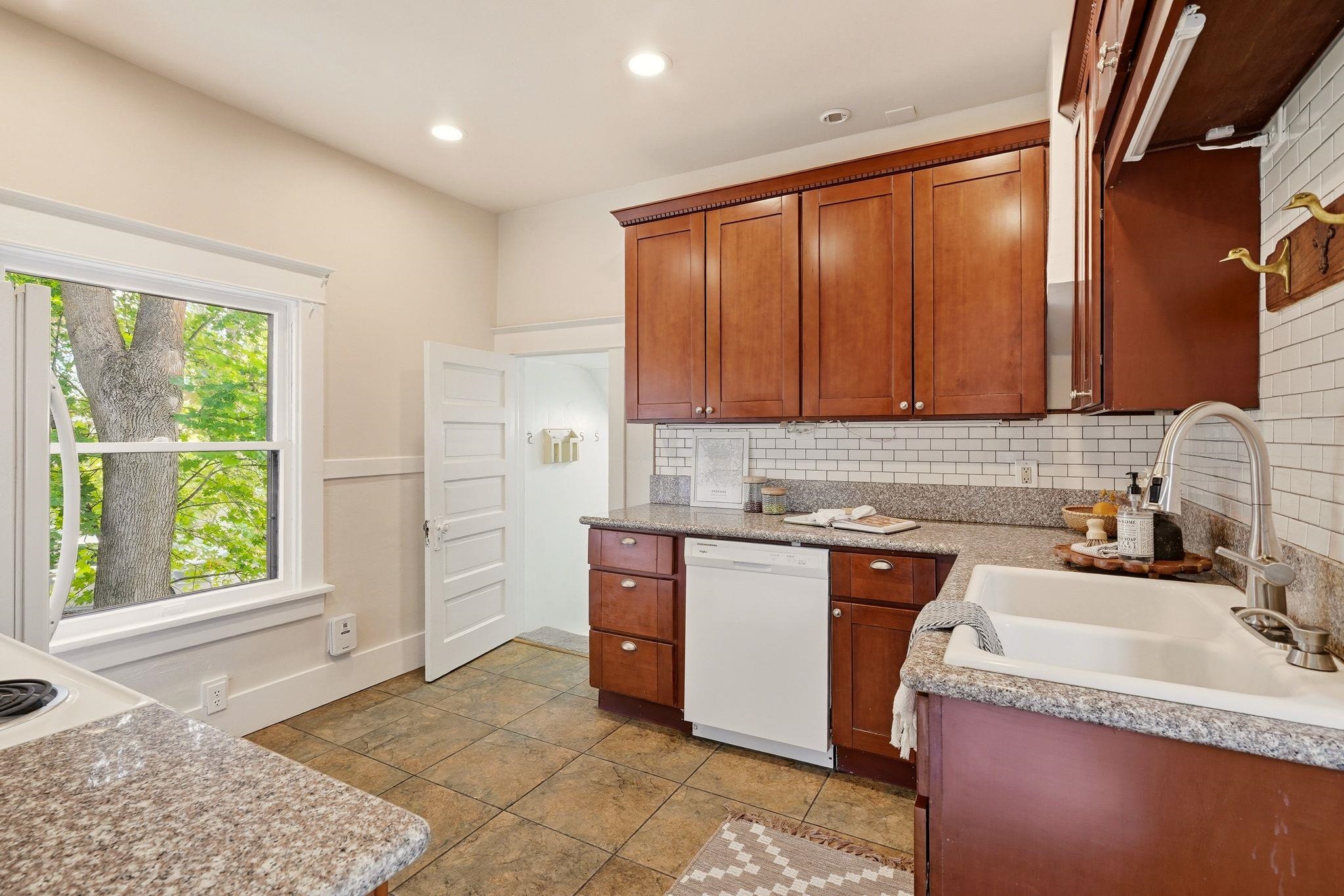 515 W 15th Ave - Photo 10