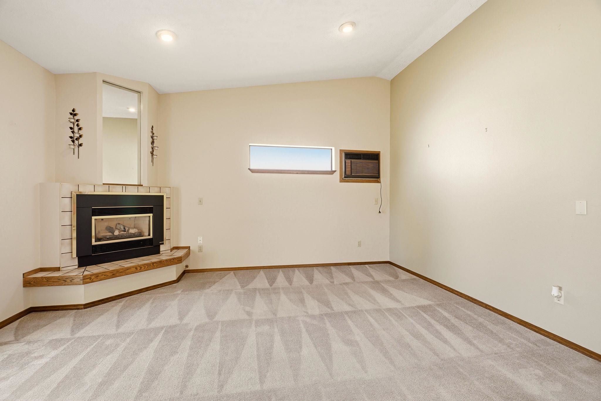 6907 N HAMILTON St - Photo 5