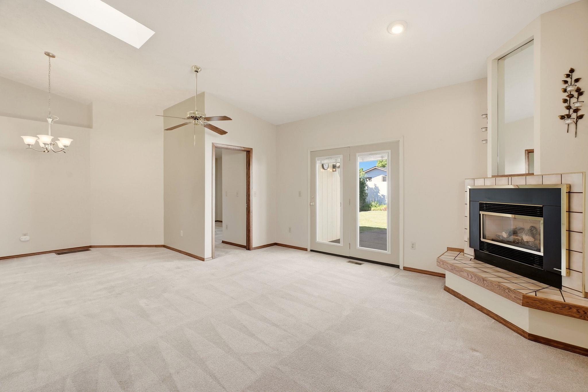 6907 N HAMILTON St - Photo 7