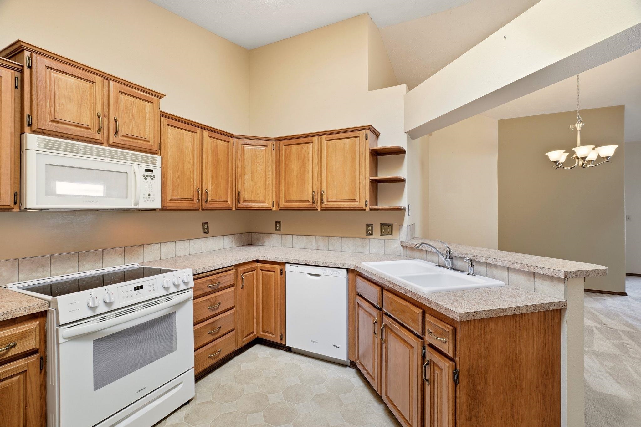 6907 N HAMILTON St - Photo 10