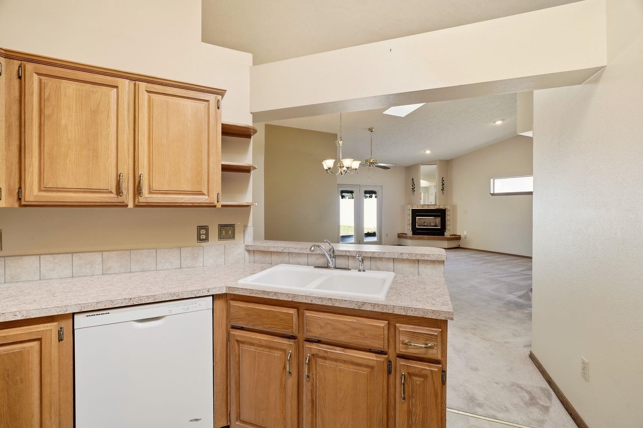 6907 N HAMILTON St - Photo 11