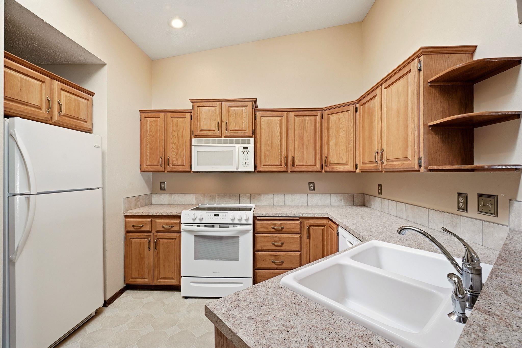 6907 N HAMILTON St - Photo 12
