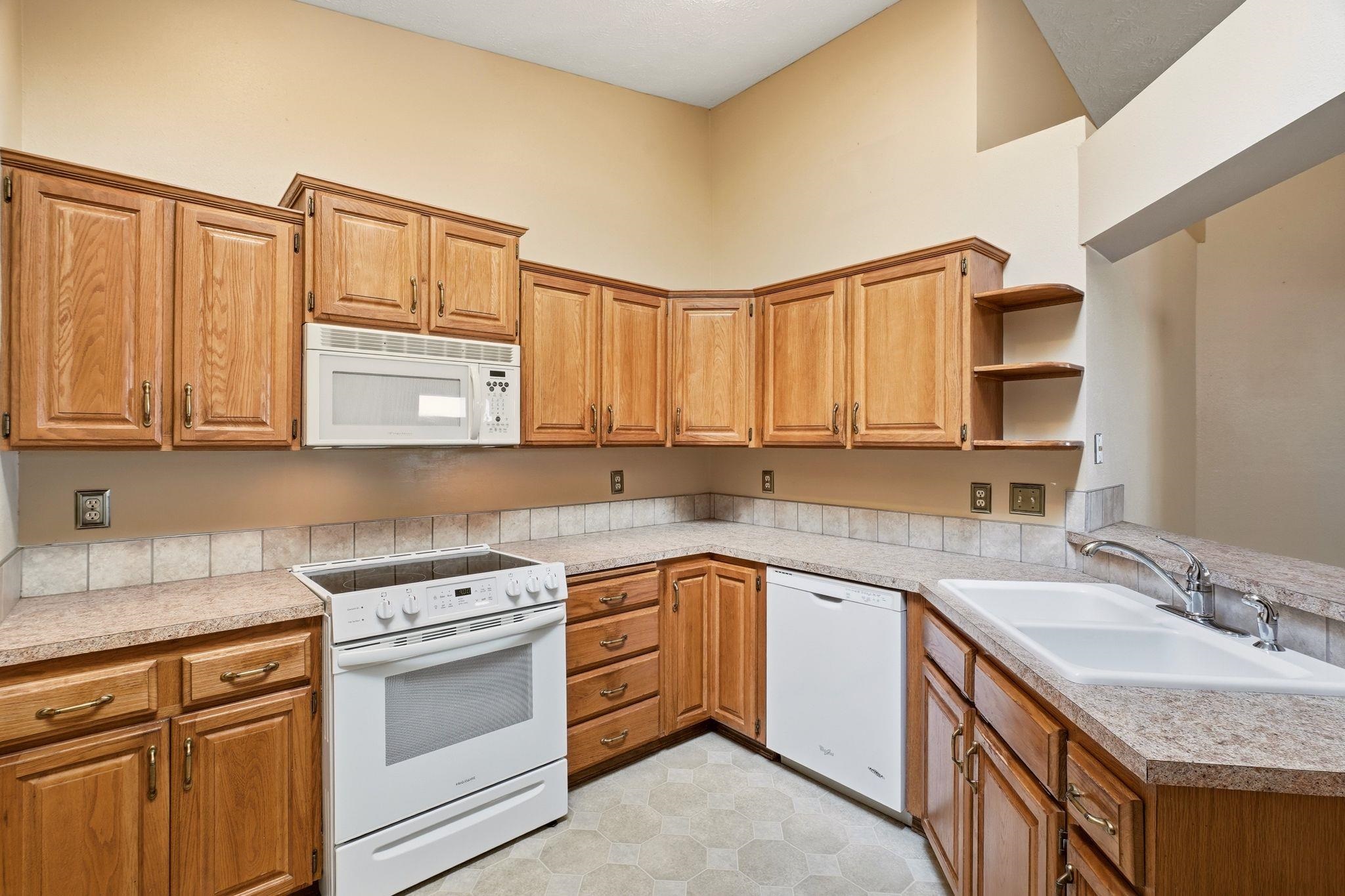 6907 N HAMILTON St - Photo 13