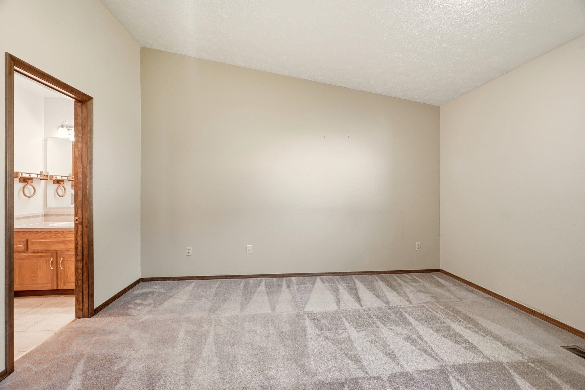 6907 N HAMILTON St - Photo 15