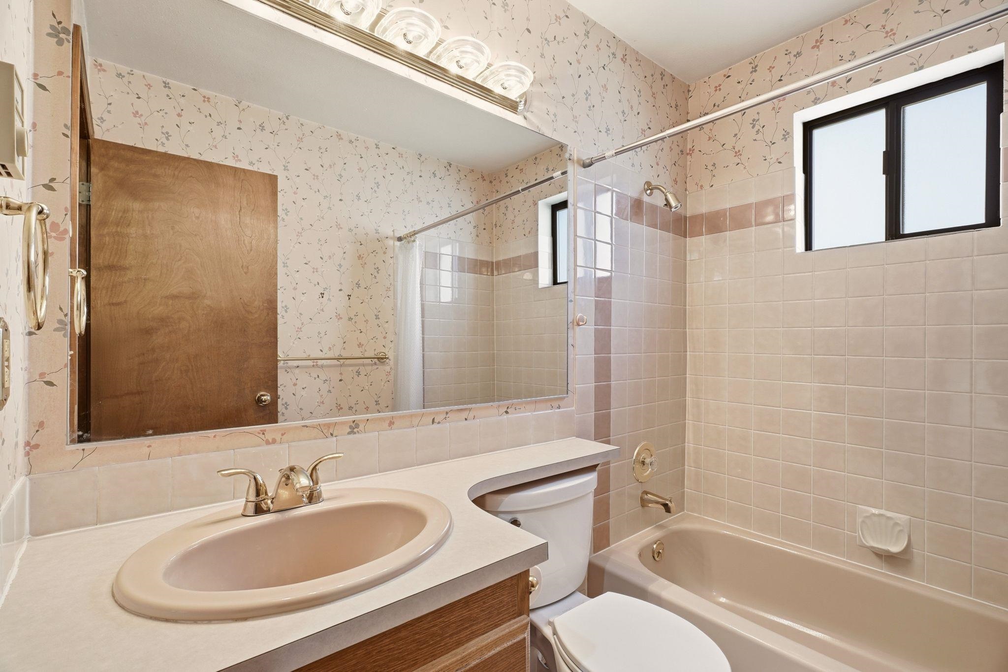 6907 N HAMILTON St - Photo 22