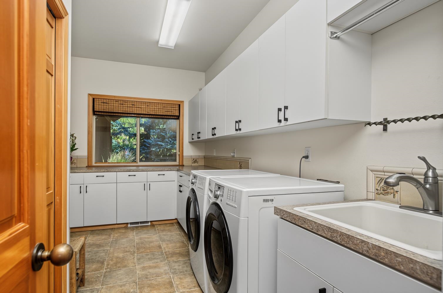 2020 E Pine Hill Ln - Photo 28