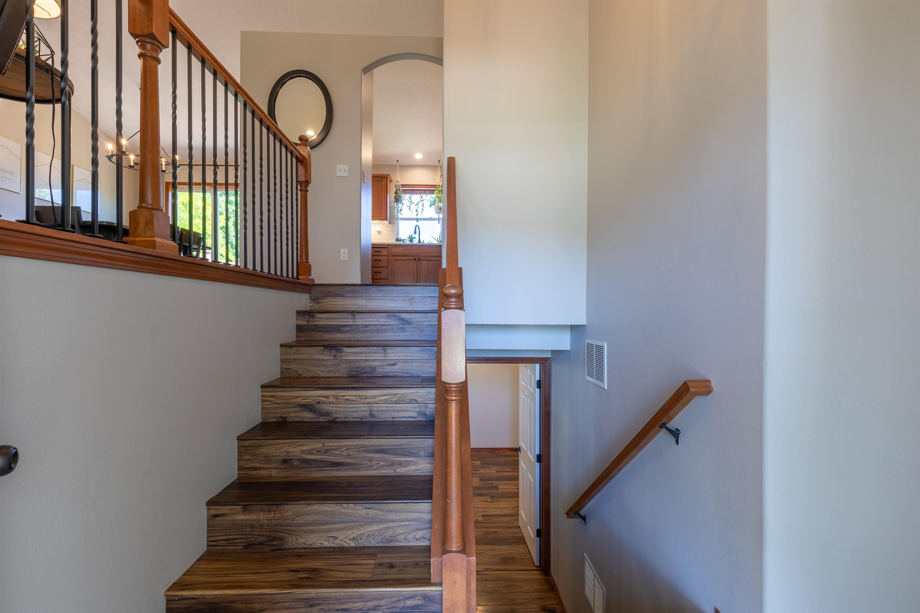 501 E PARKER Dr - Photo 4