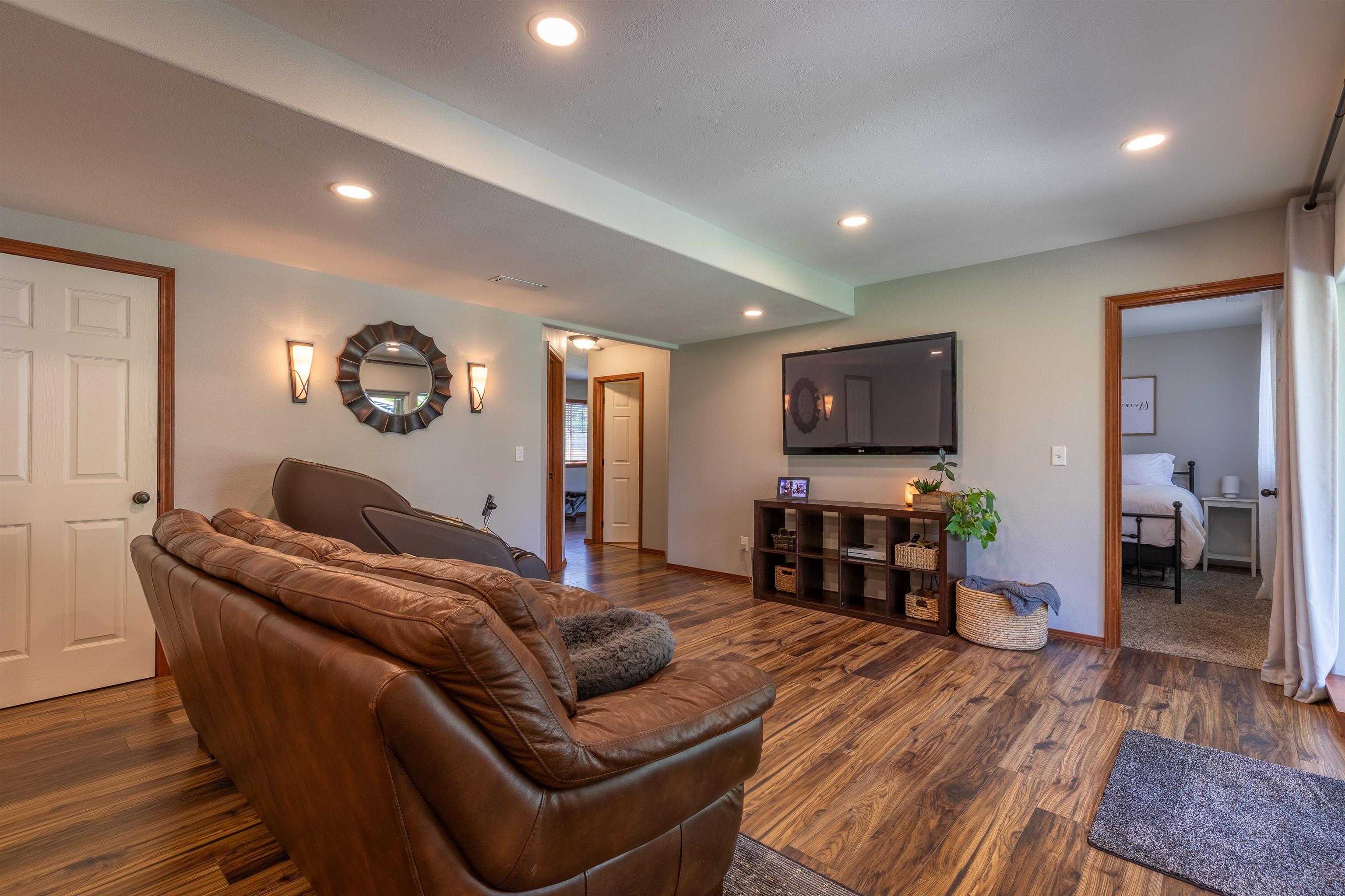 501 E PARKER Dr - Photo 23