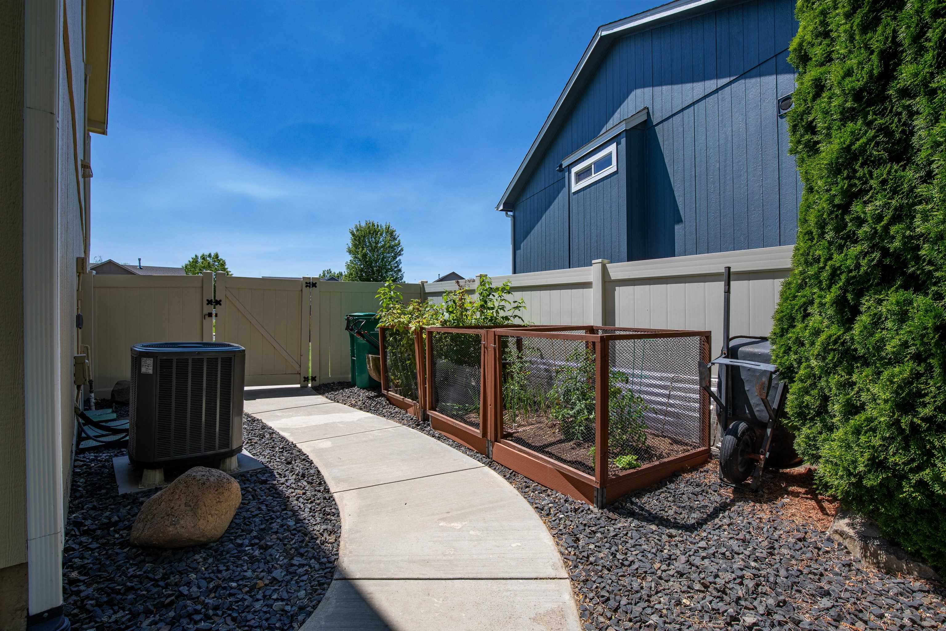 501 E PARKER Dr - Photo 42