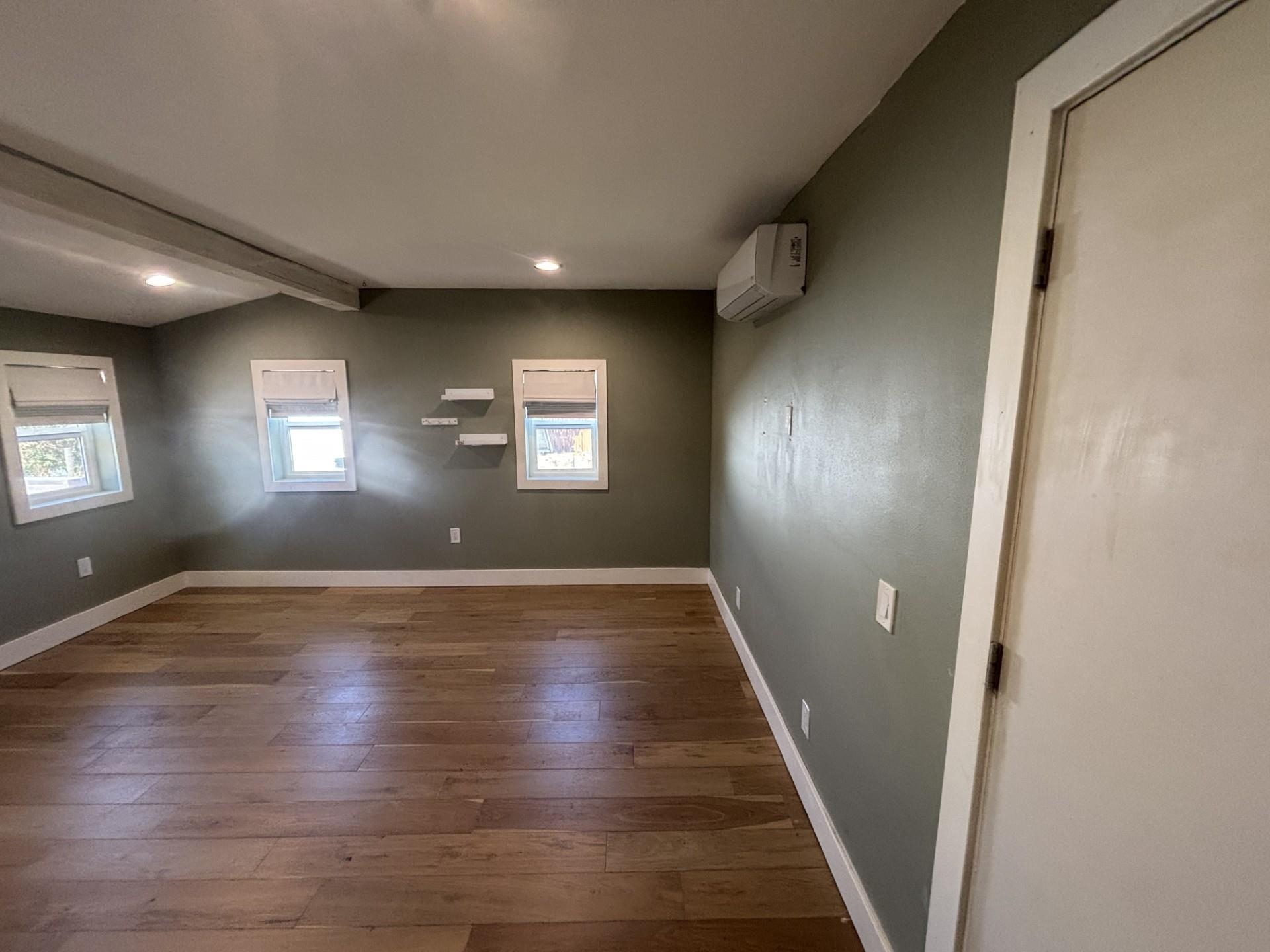 706 11th St - Photo 11