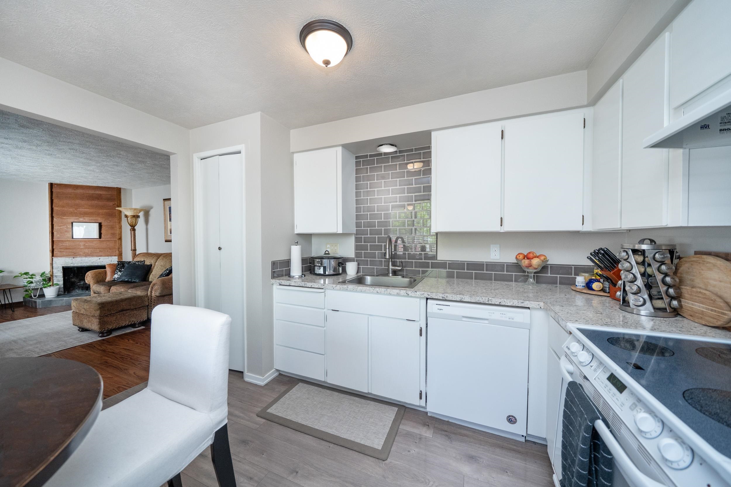 2903 E JACKSON Ave - Photo 17