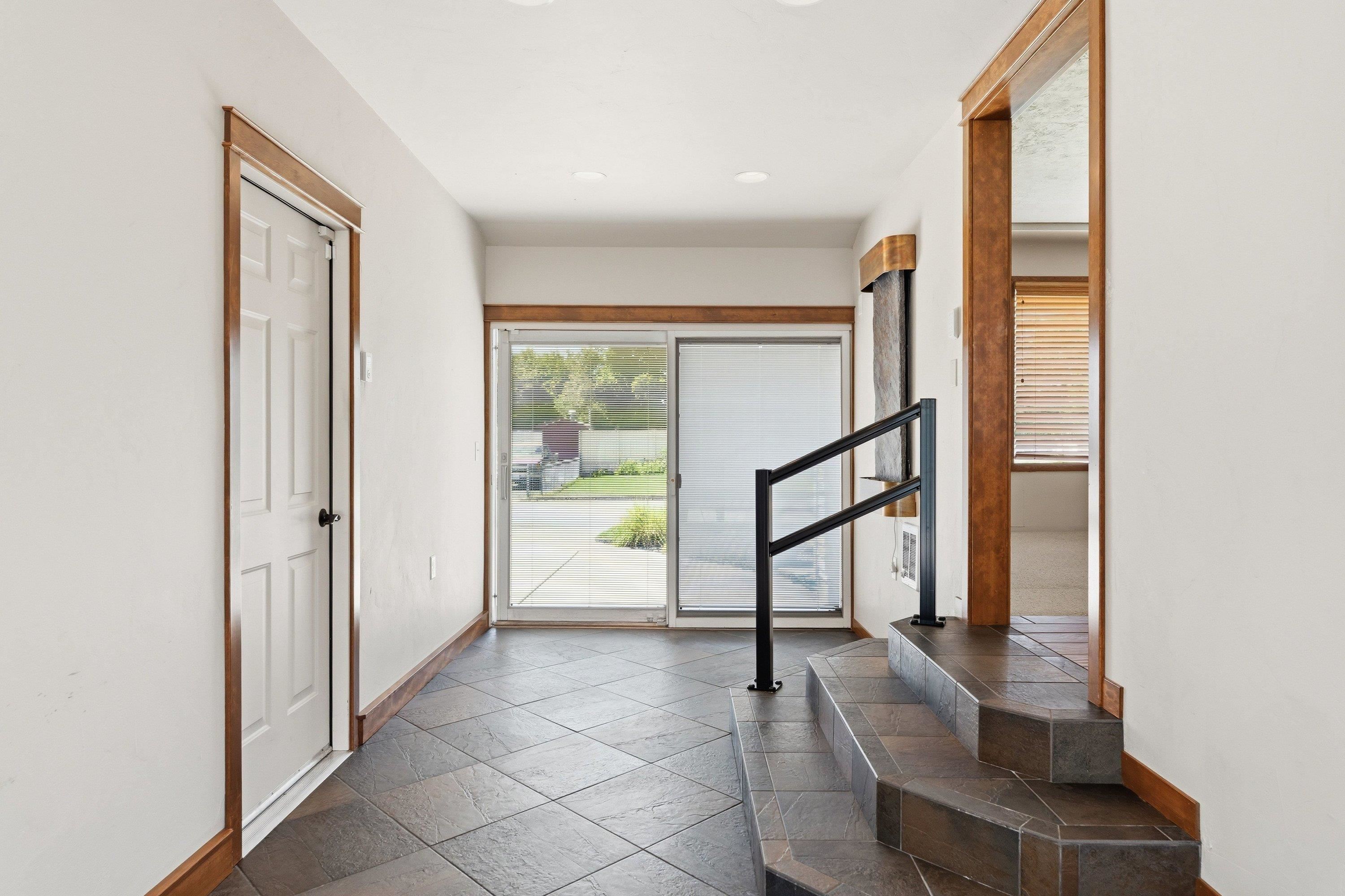 1116 N Willow Rd - Photo 4