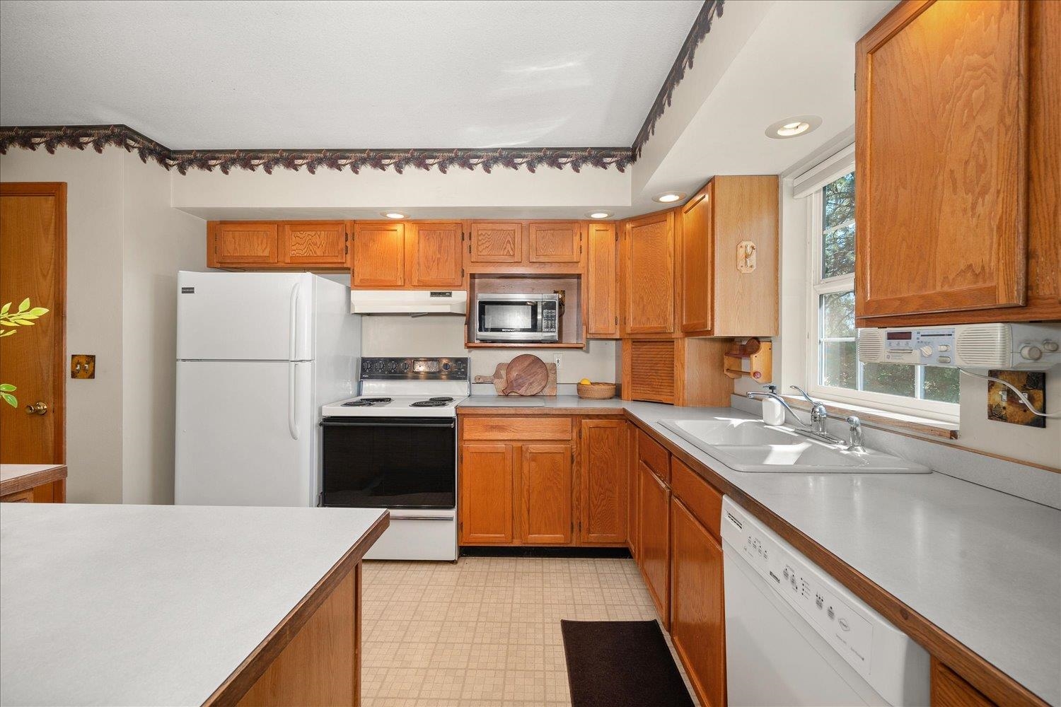5909 S Mack Rd - Photo 12