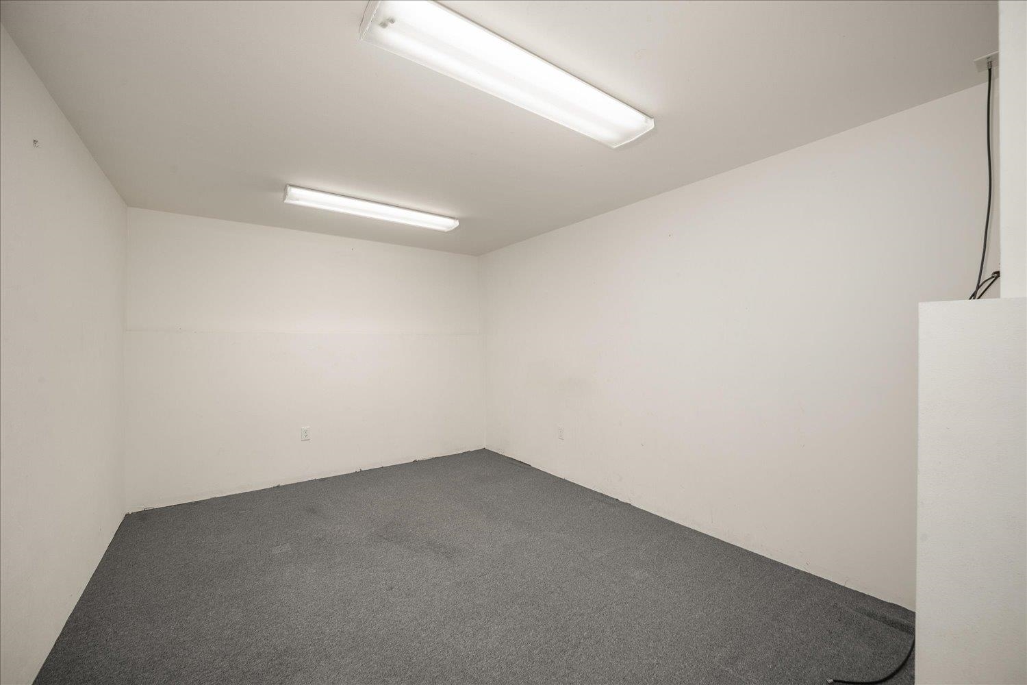 5909 S Mack Rd - Photo 26