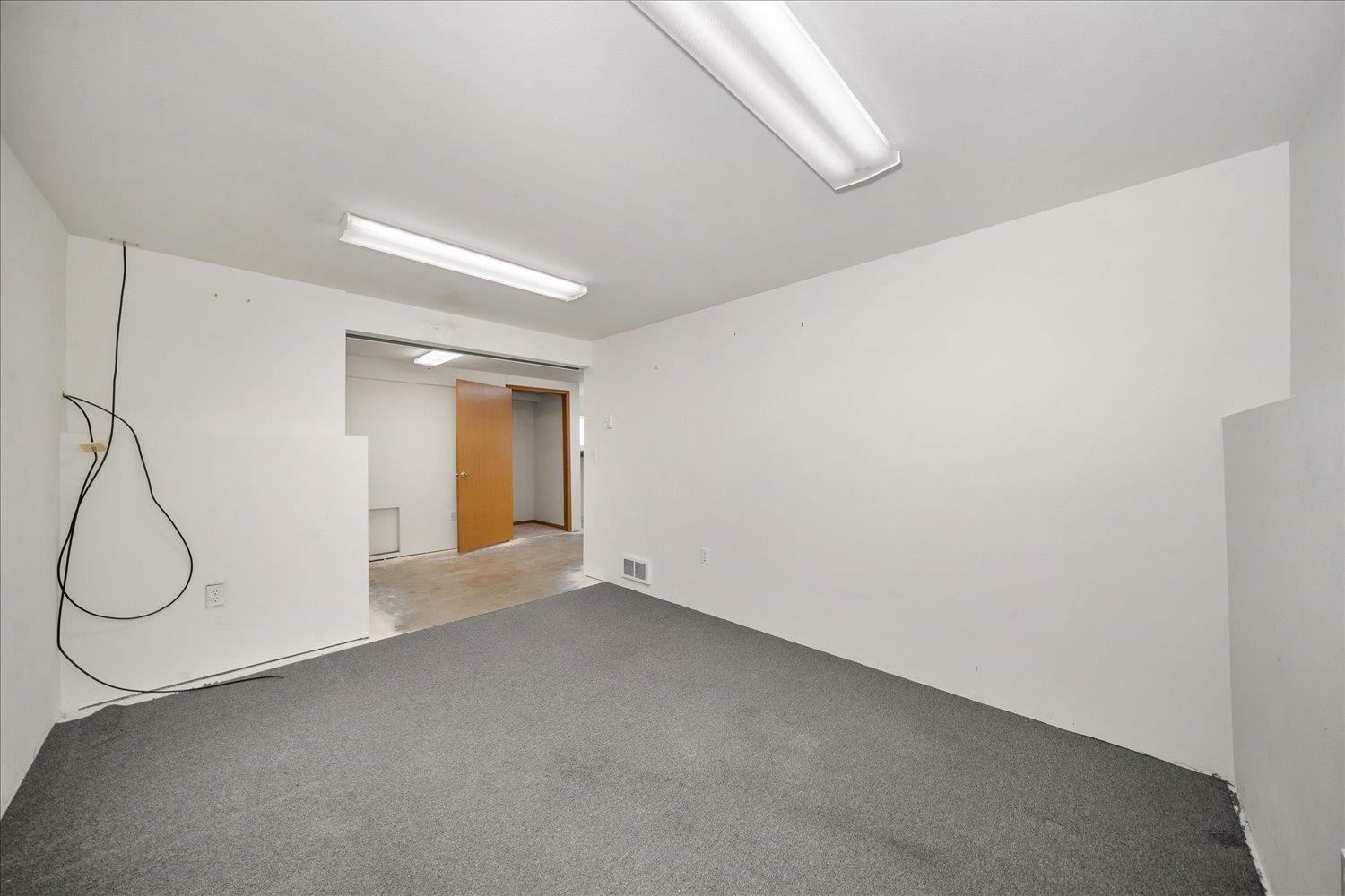 5909 S Mack Rd - Photo 28