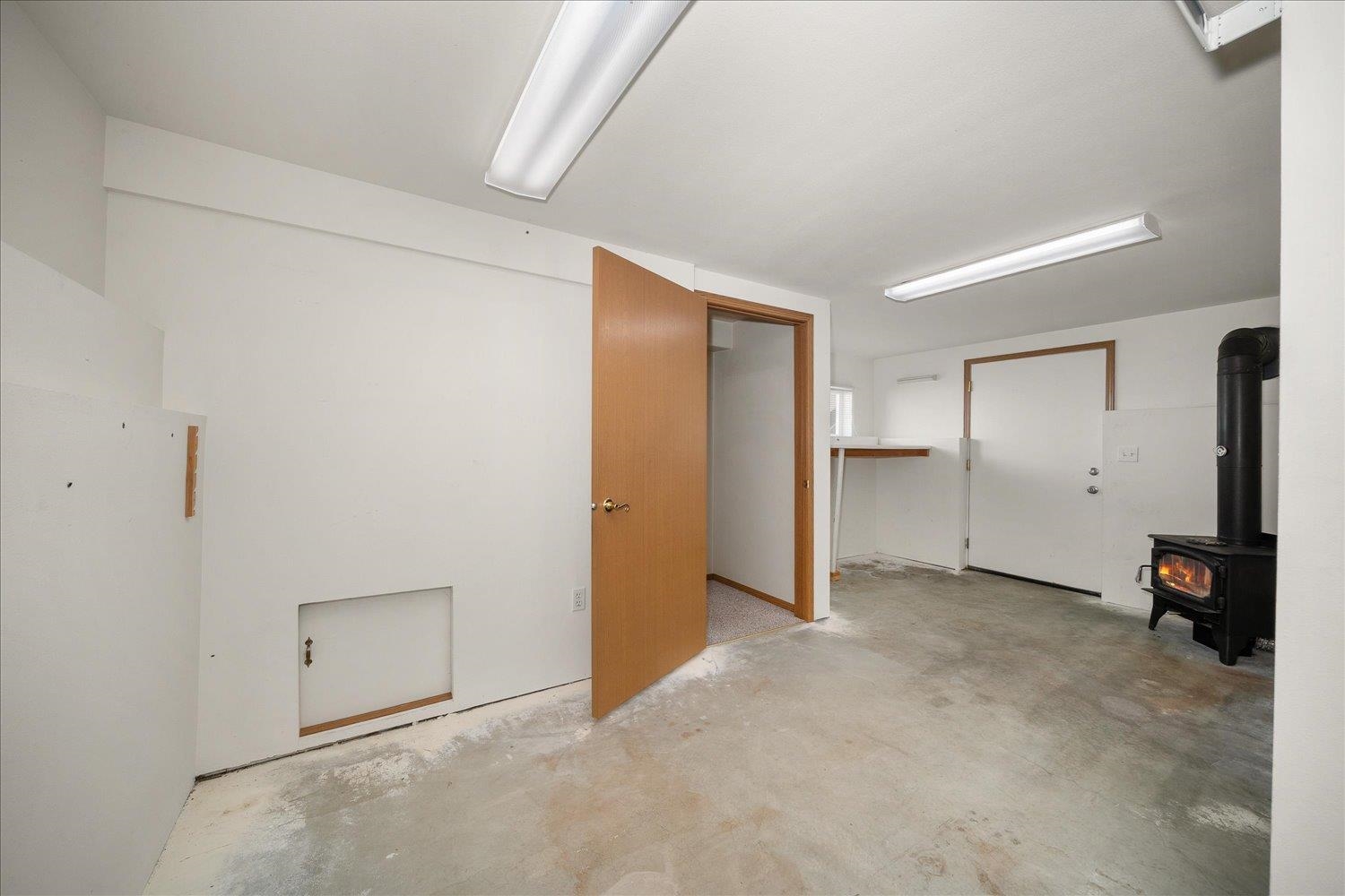 5909 S Mack Rd - Photo 29
