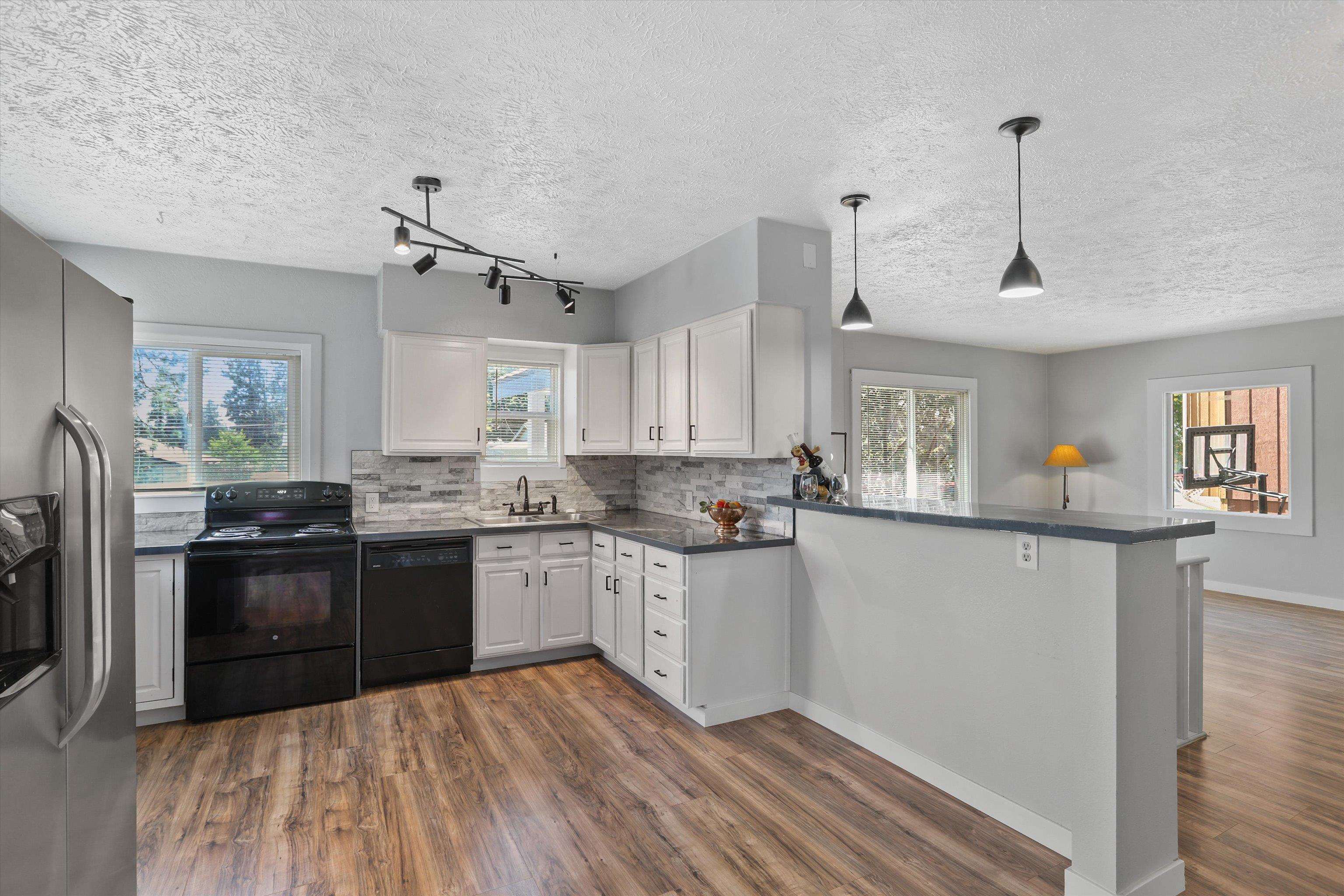 3629 E 34th Ave - Photo 12