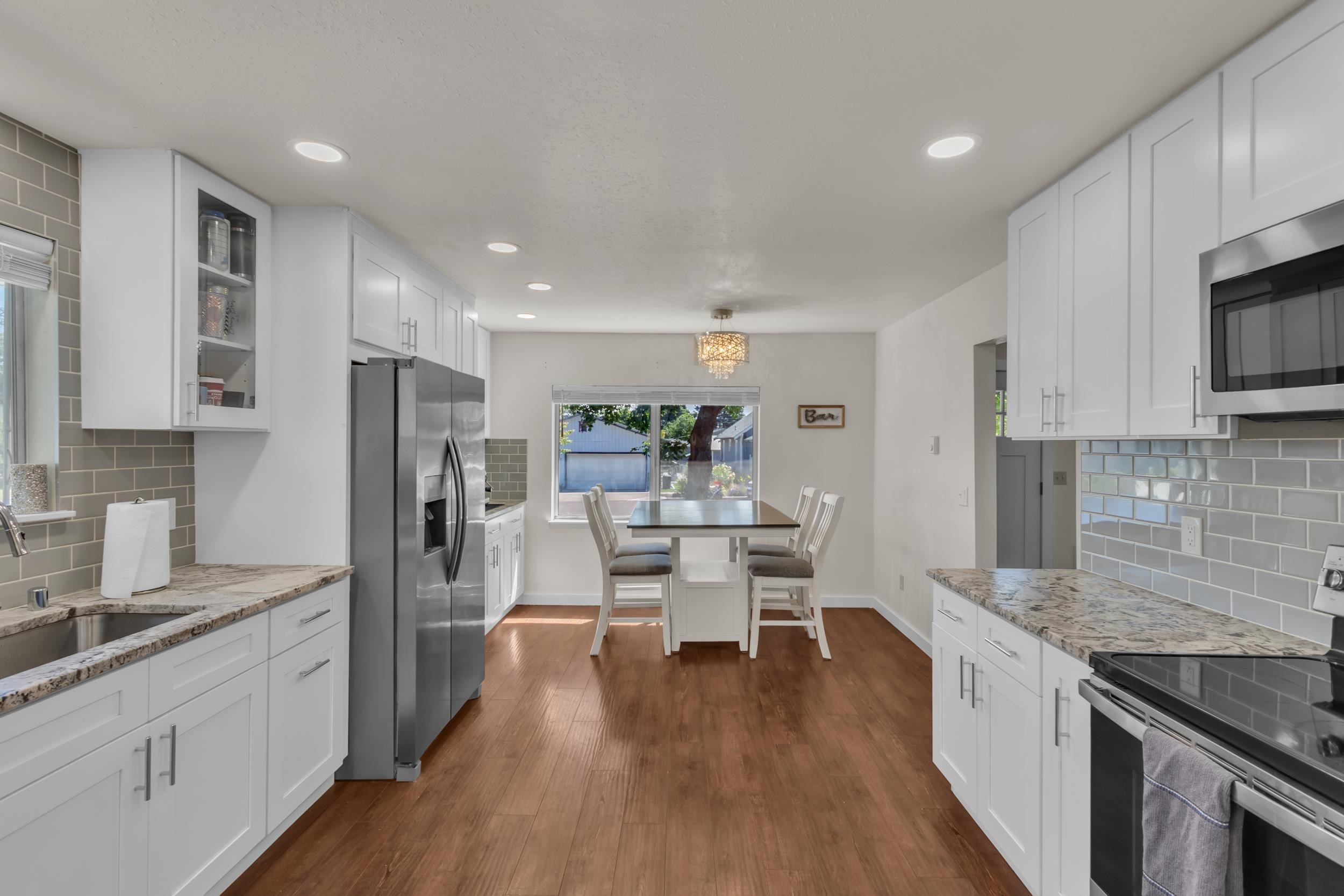 304 N 4th St - Photo 10