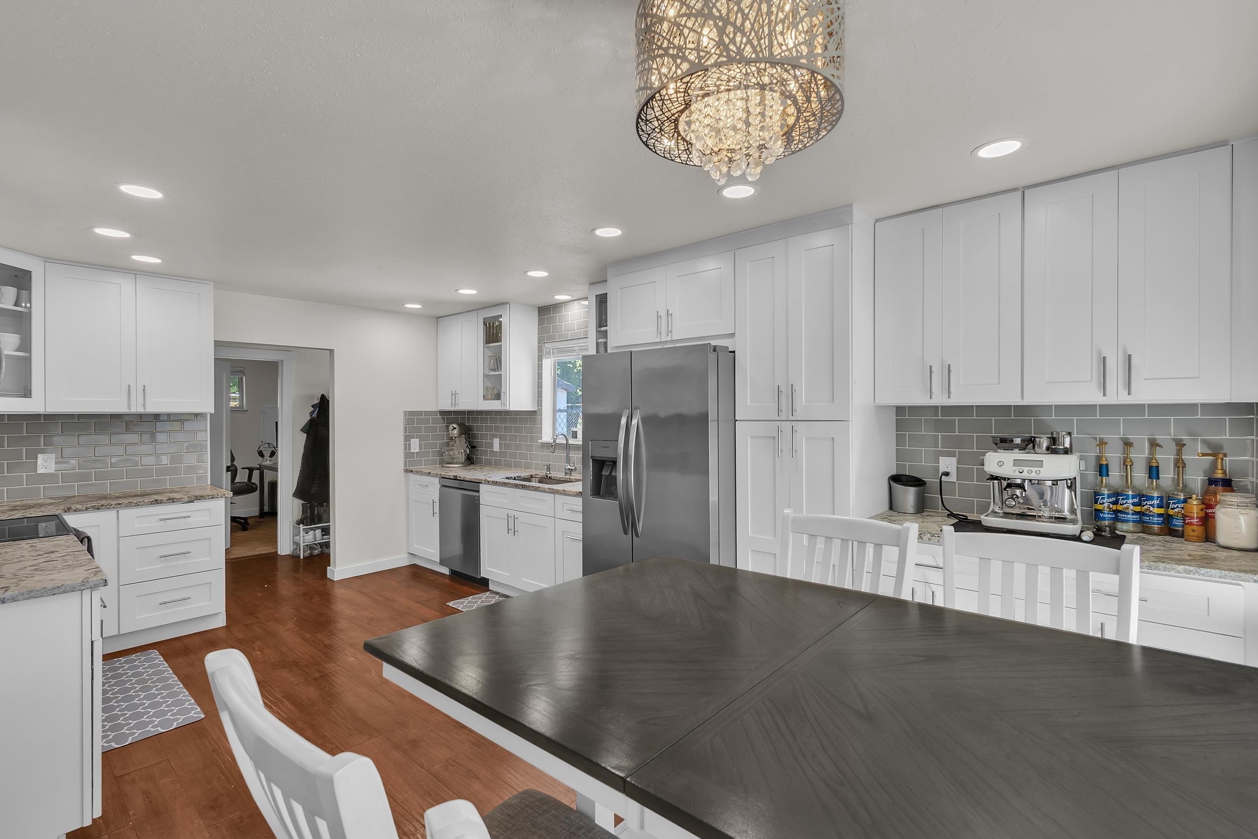 304 N 4th St - Photo 8