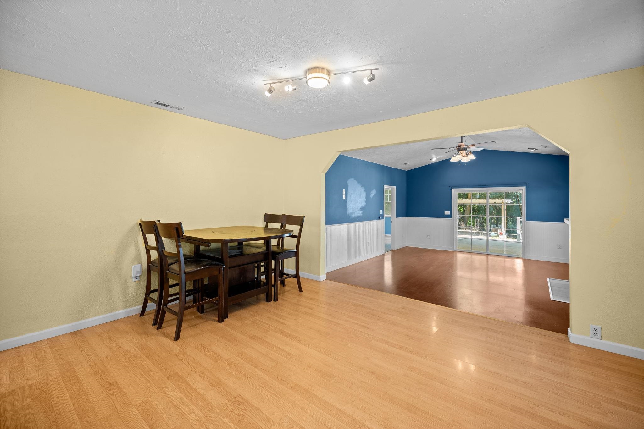 3234 W North Loop Ave - Photo 10