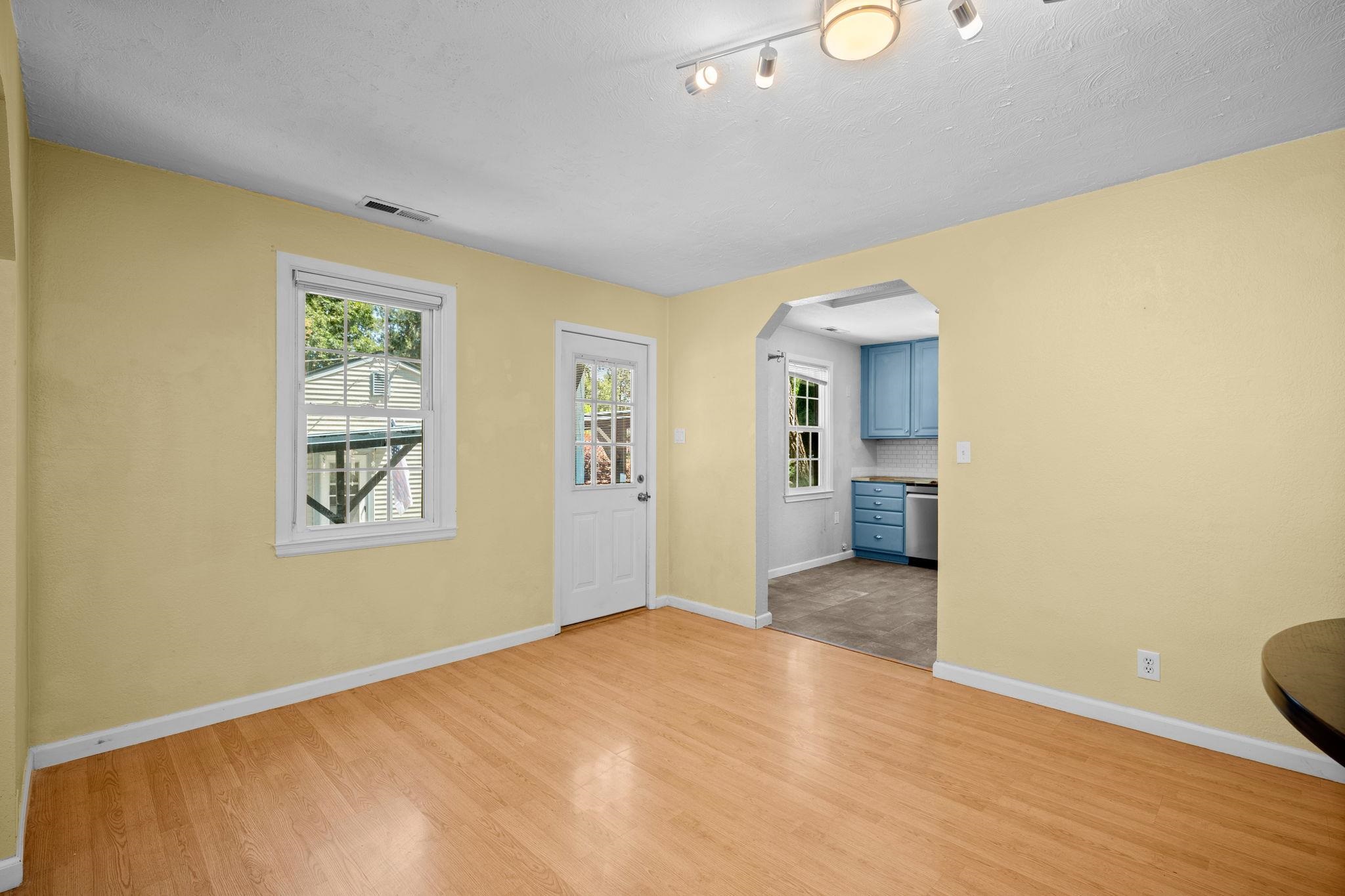 3234 W North Loop Ave - Photo 13