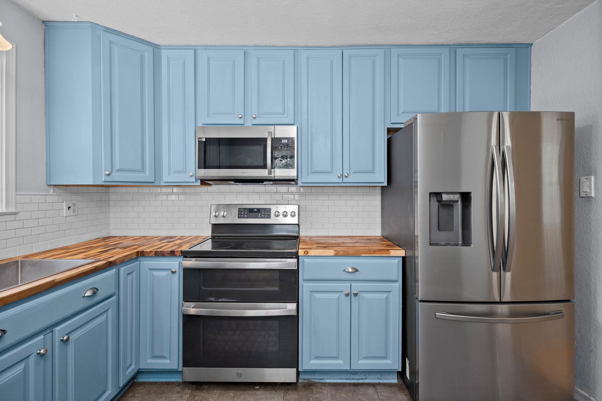 3234 W North Loop Ave - Photo 5
