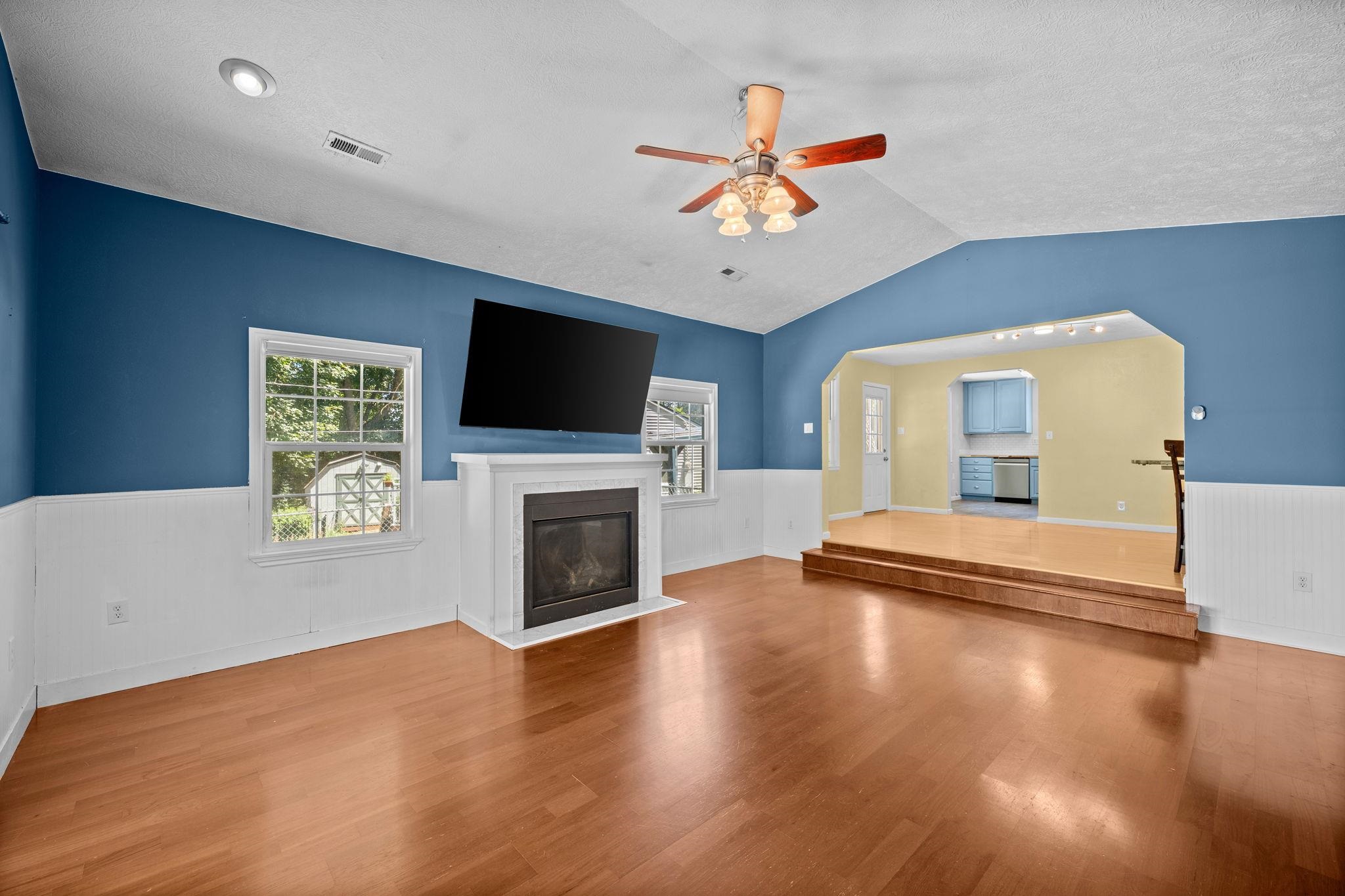 3234 W North Loop Ave - Photo 9