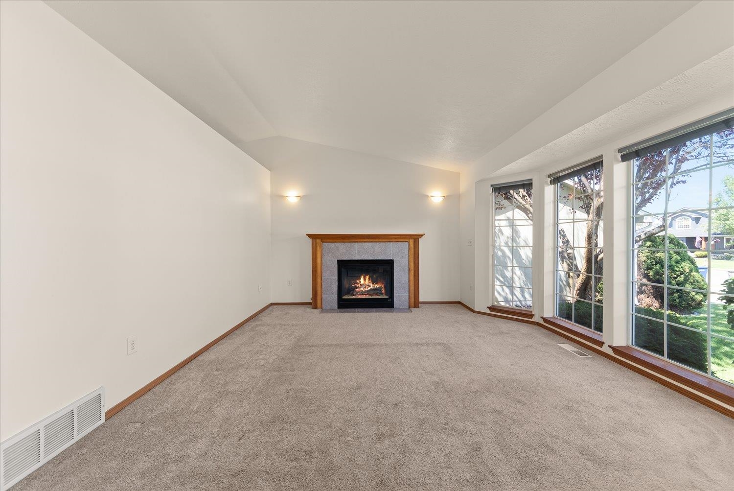 1215 N Stevenson Rd - Photo 6
