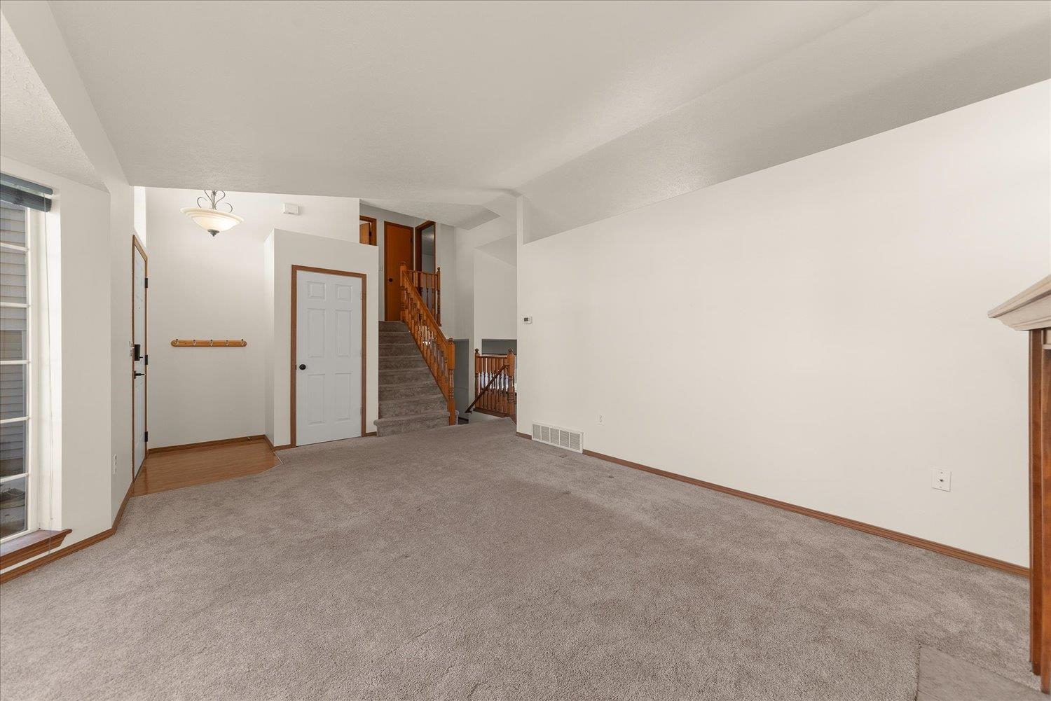 1215 N Stevenson Rd - Photo 9