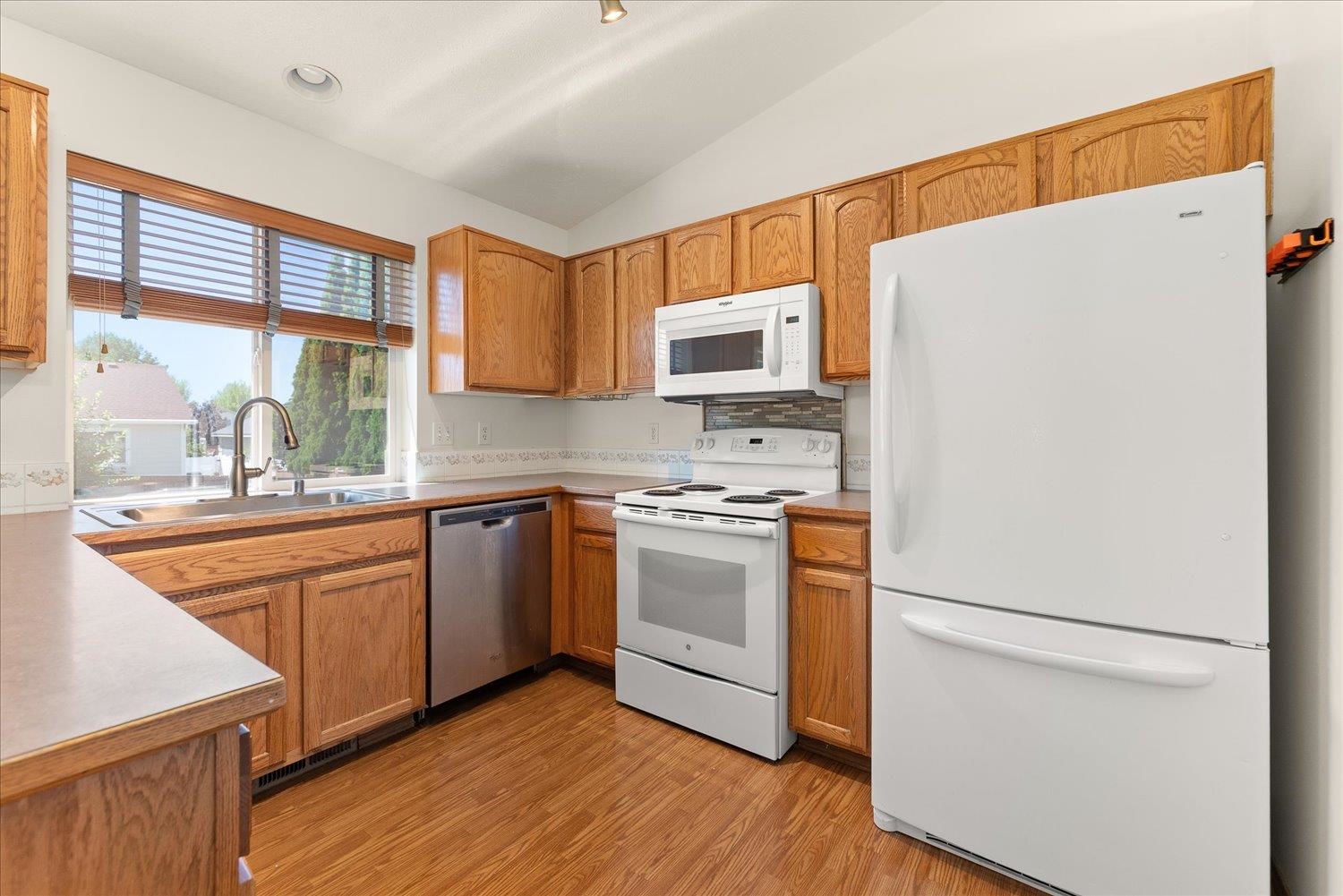1215 N Stevenson Rd - Photo 13