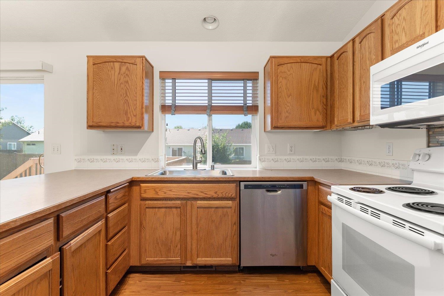 1215 N Stevenson Rd - Photo 14