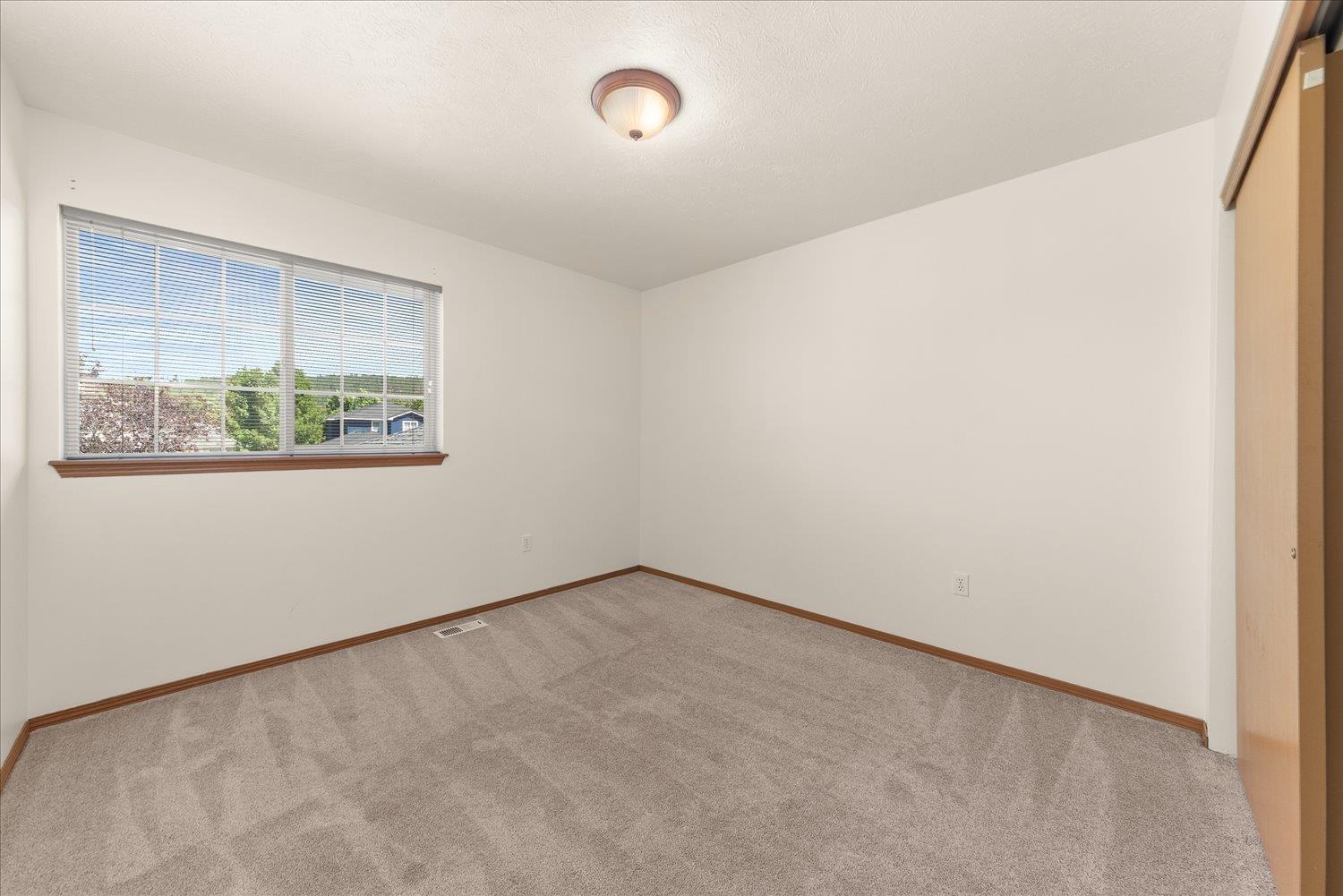 1215 N Stevenson Rd - Photo 18