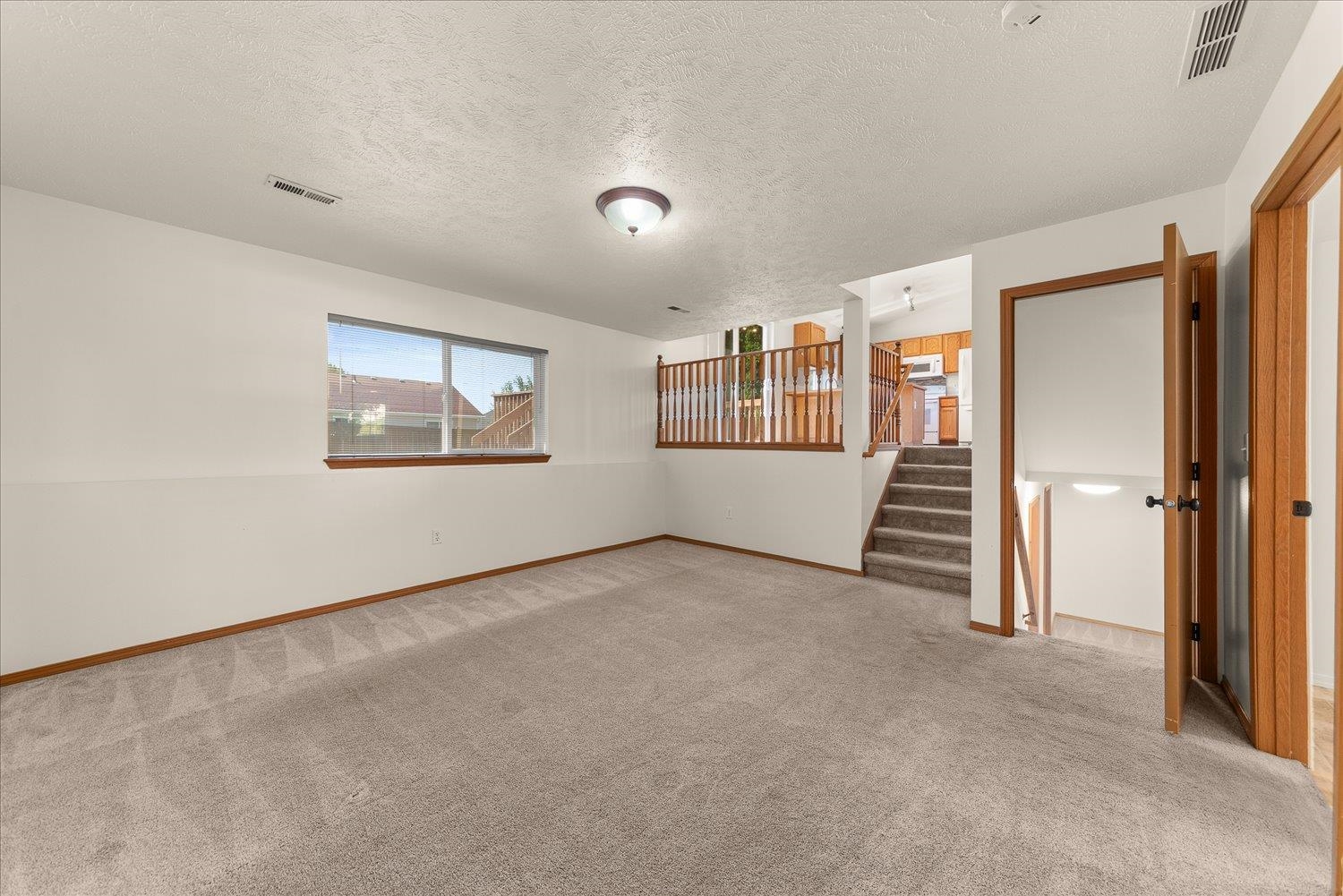 1215 N Stevenson Rd - Photo 21