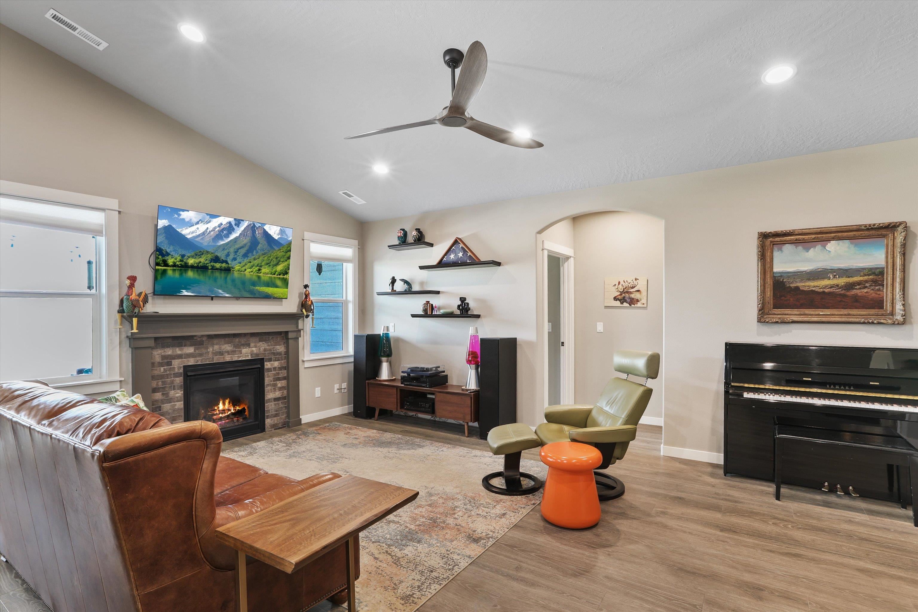 1819 S Donwood St - Photo 4