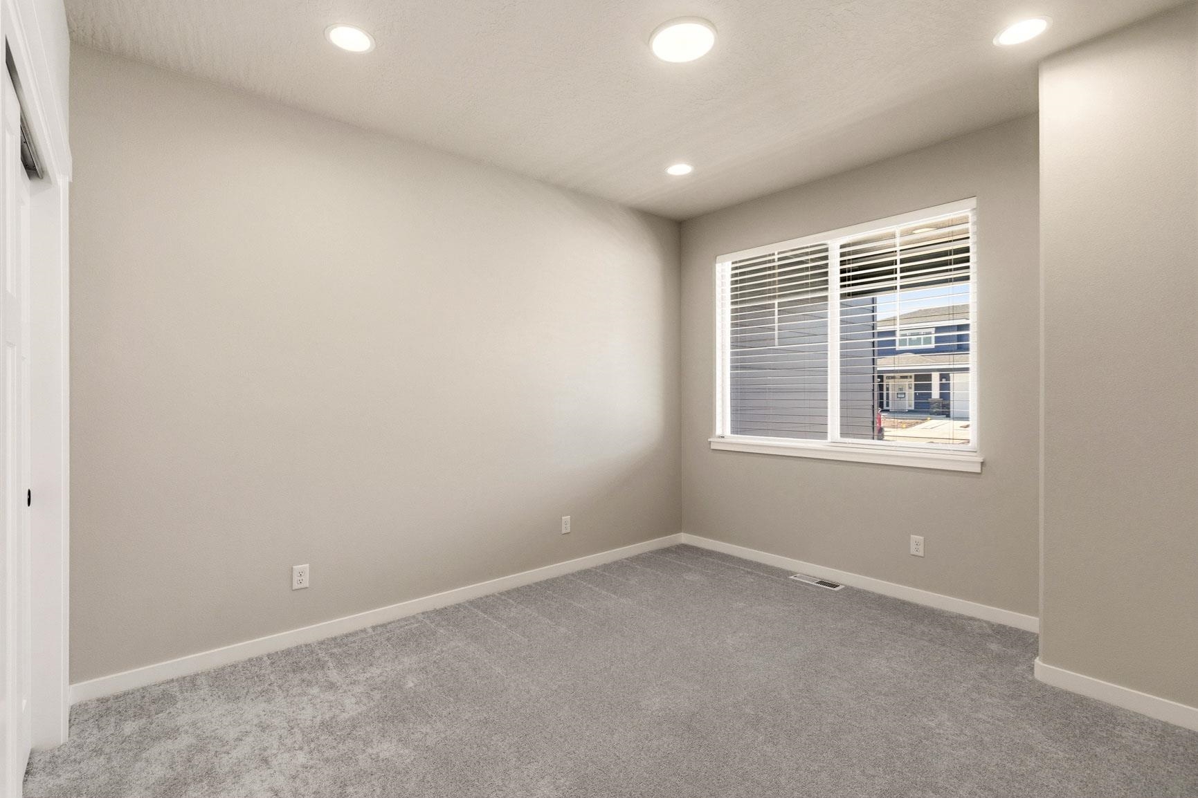 12184 N VALENCIA Ave - Photo 6