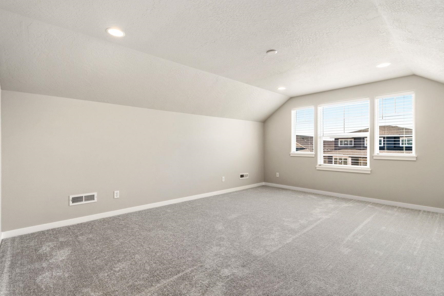 12184 N VALENCIA Ave - Photo 8