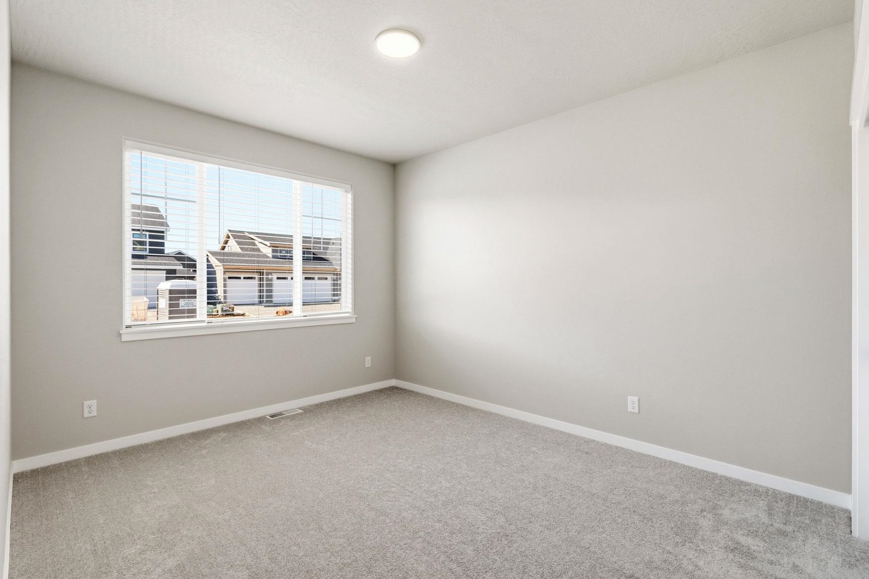 12184 N VALENCIA Ave - Photo 11
