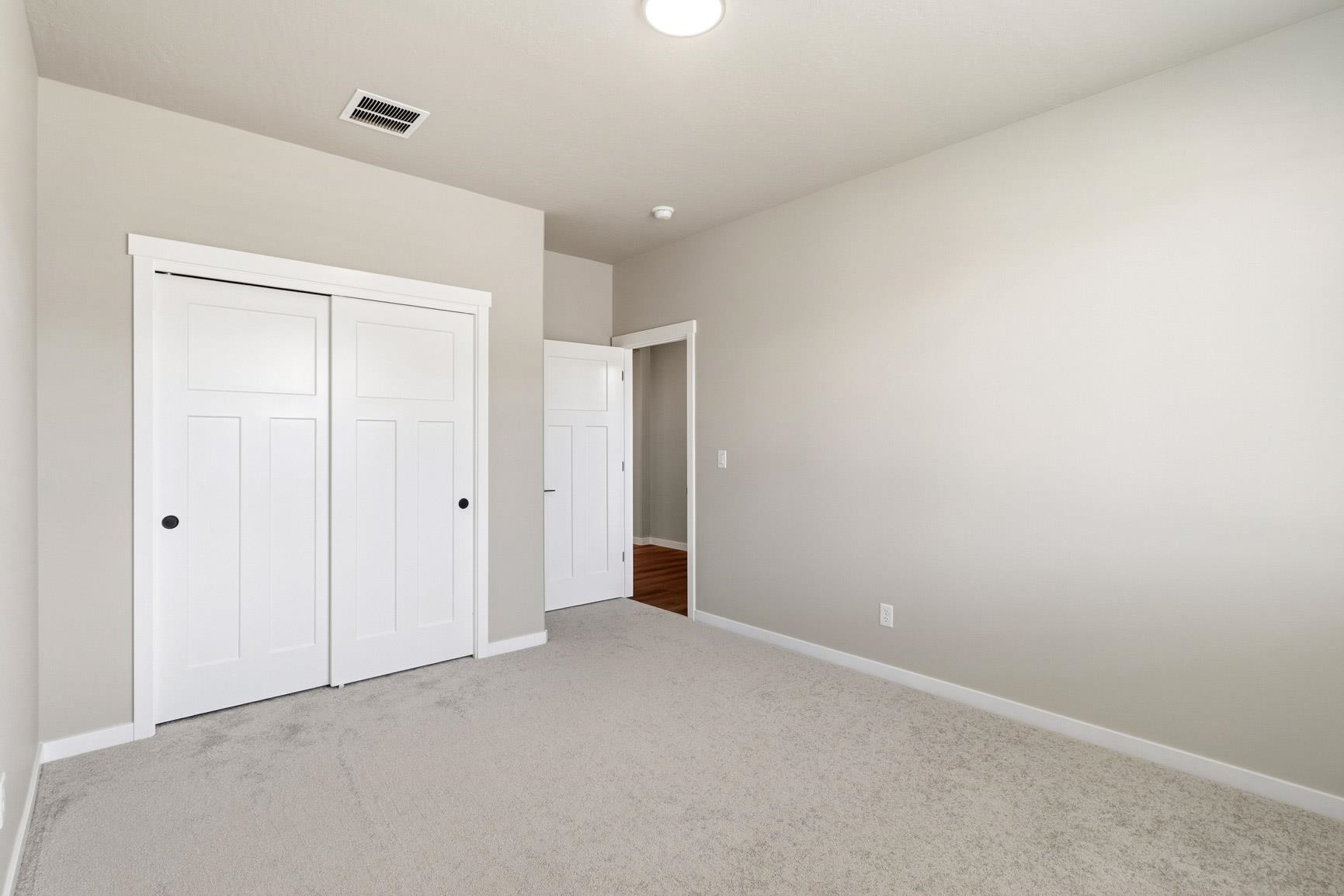 12184 N VALENCIA Ave - Photo 12