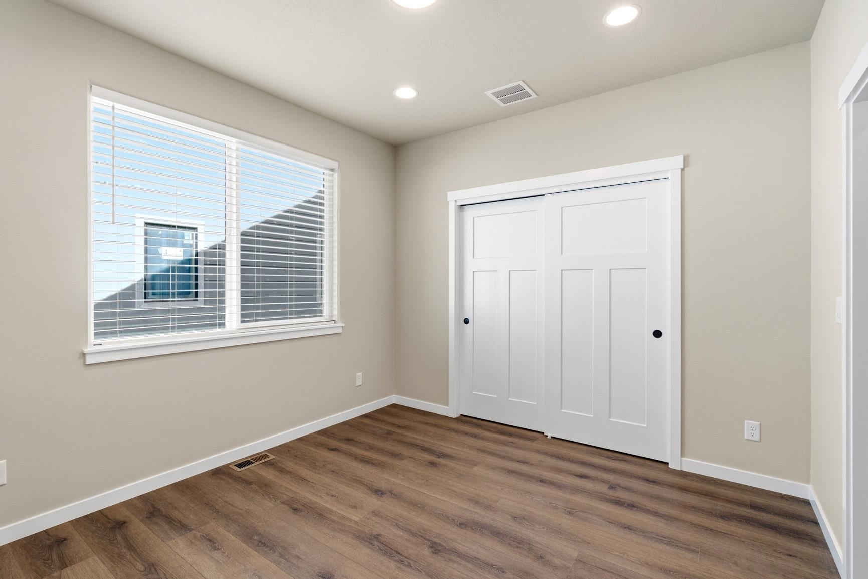 12184 N VALENCIA Ave - Photo 15