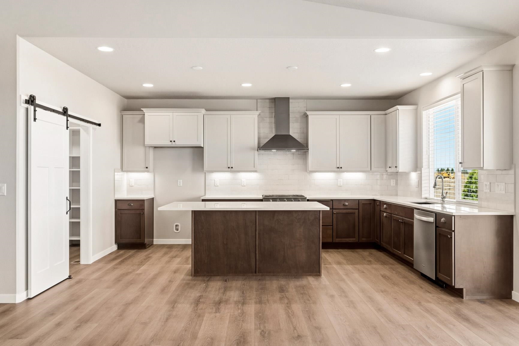 12184 N VALENCIA Ave - Photo 24