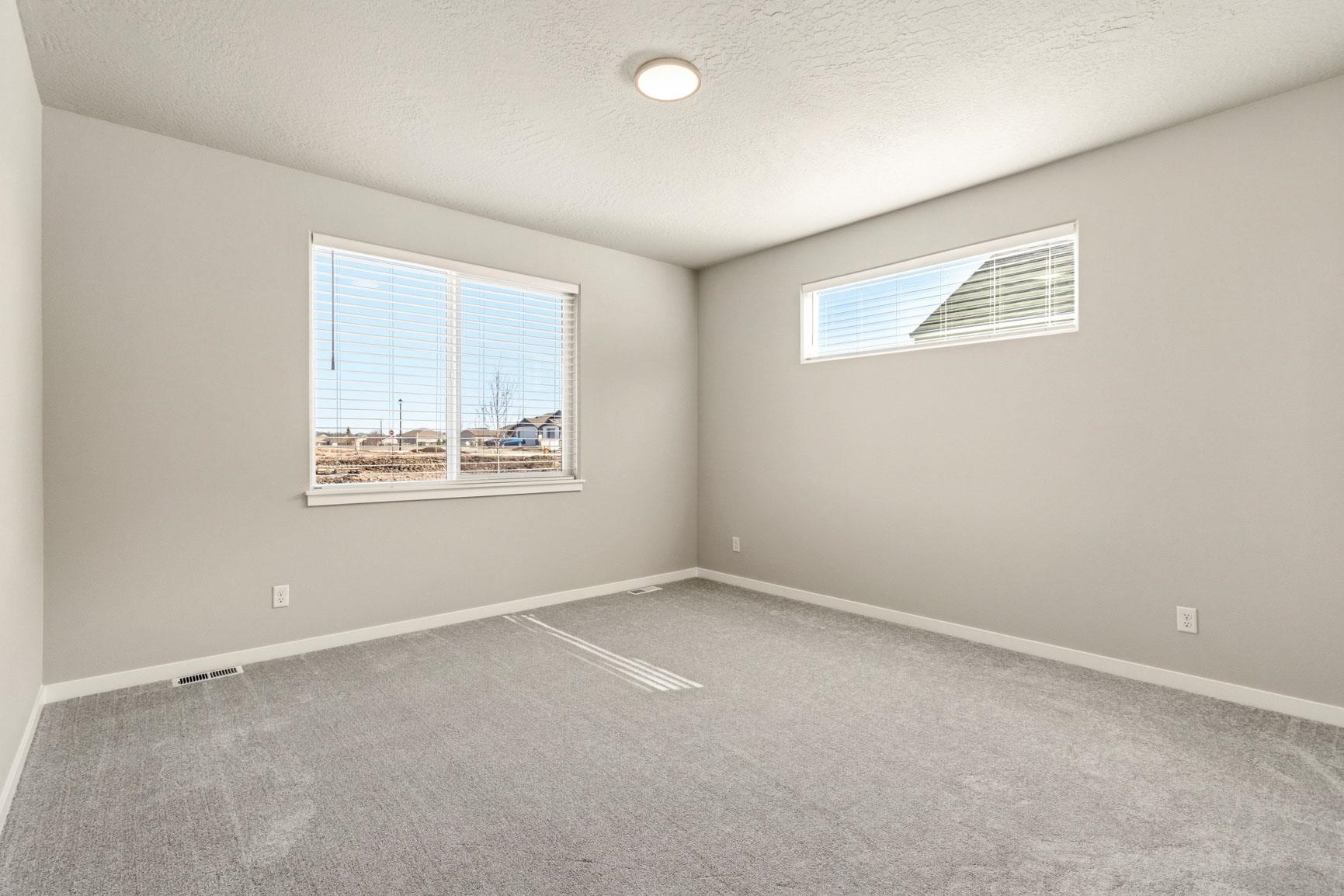 12184 N VALENCIA Ave - Photo 31