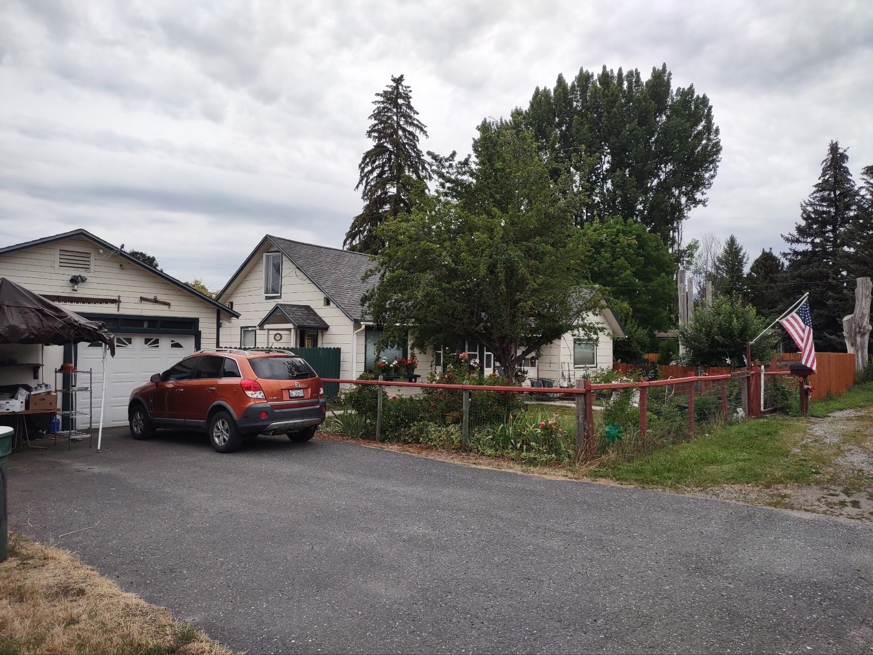 304 S West St - Photo 2