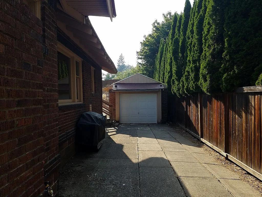 2916 S Manito Blvd - Photo 11