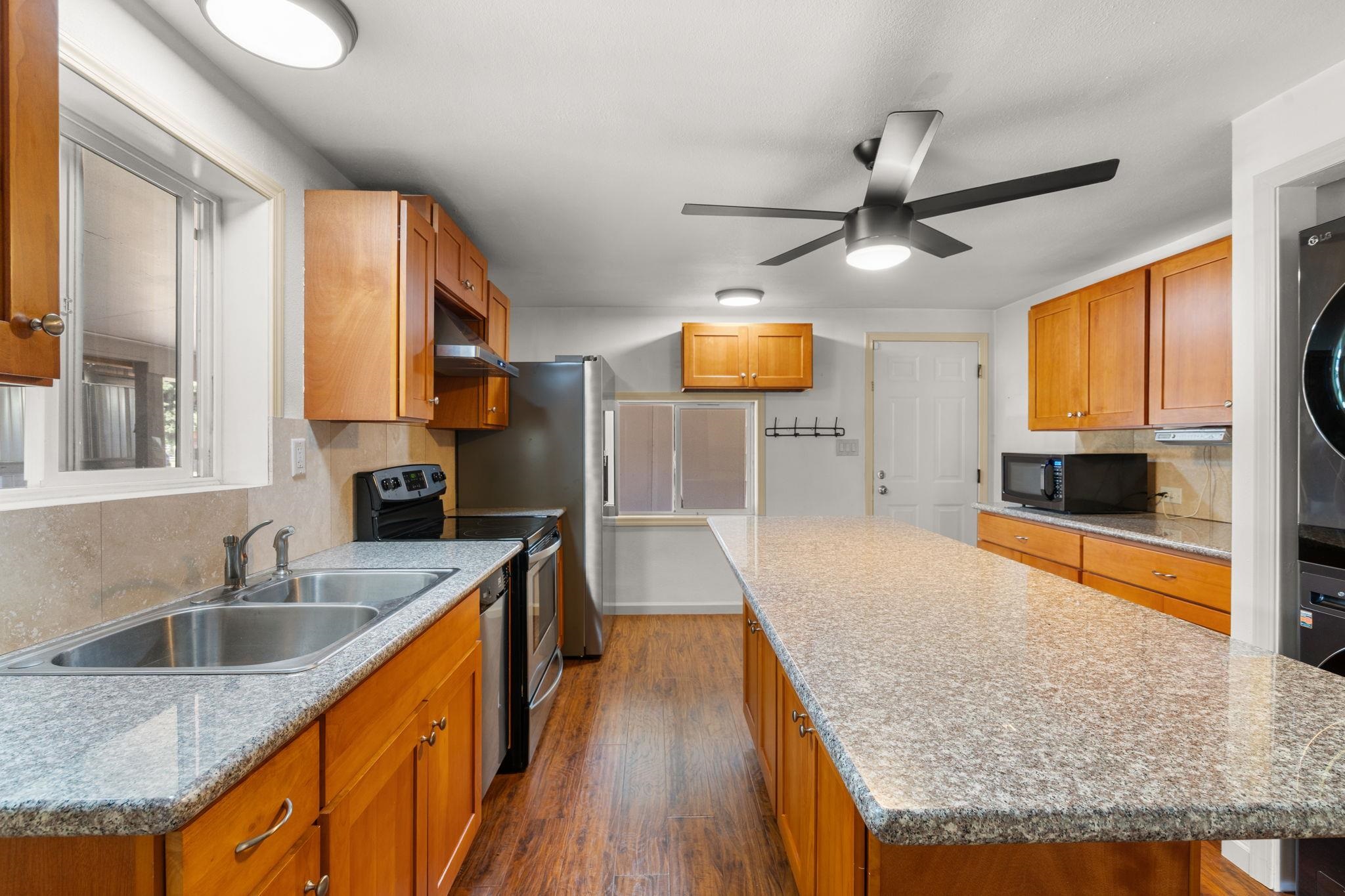 12719 E 8th Ave - Photo 8