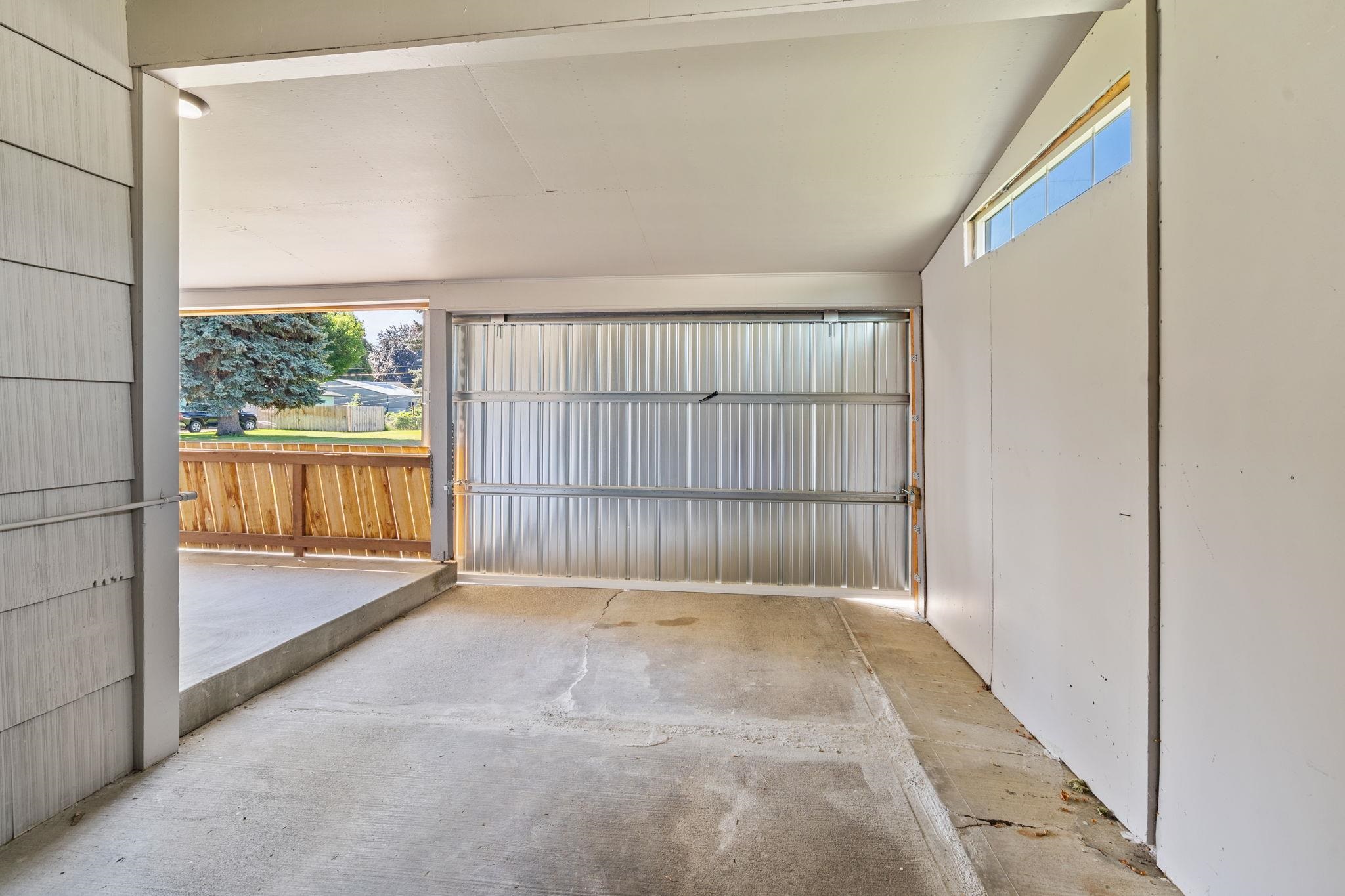 12719 E 8th Ave - Photo 5