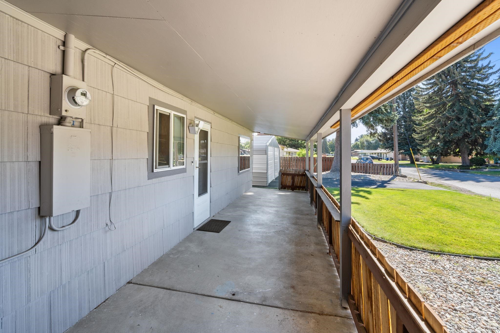 12719 E 8th Ave - Photo 6