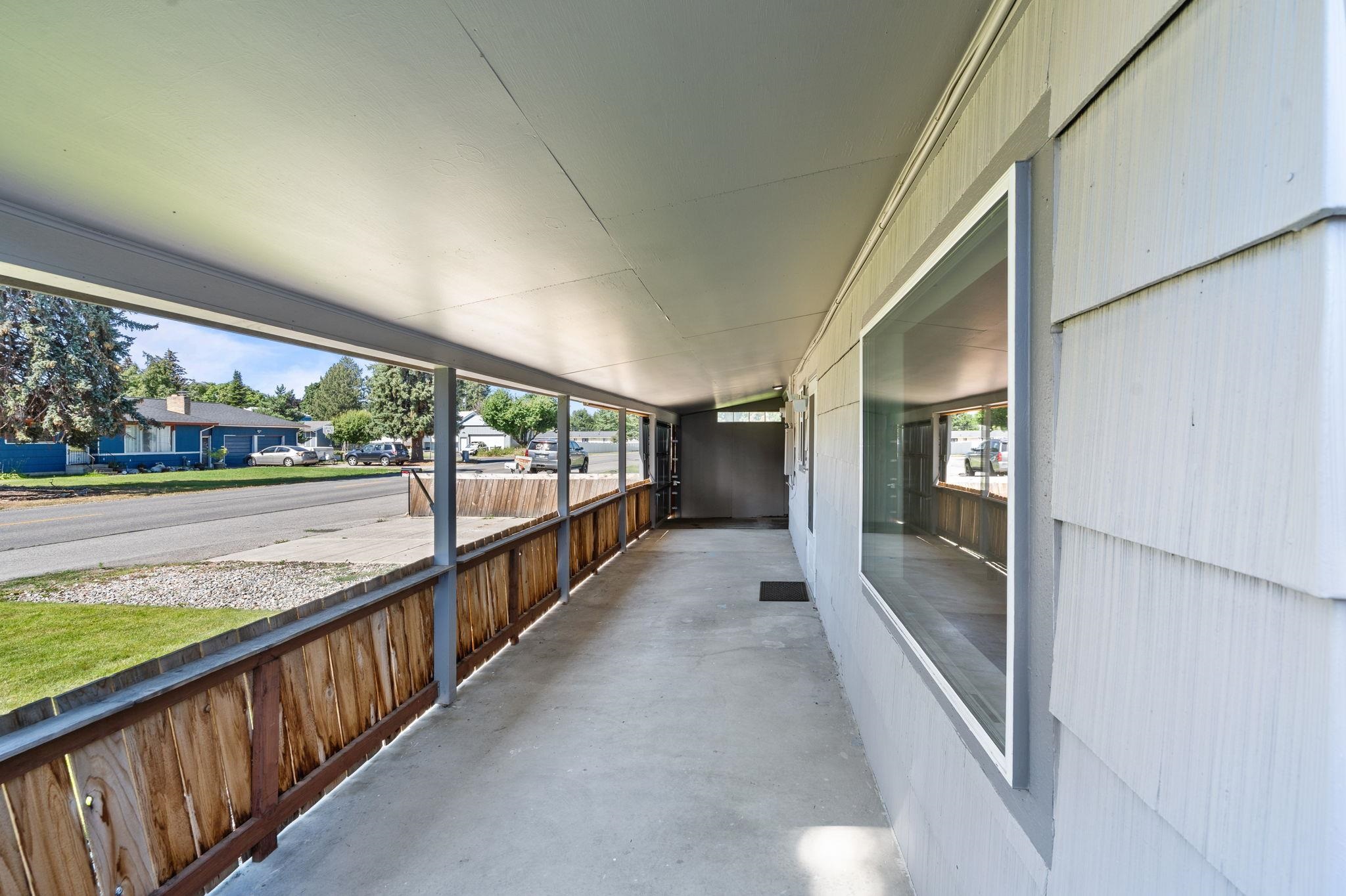 12719 E 8th Ave - Photo 7