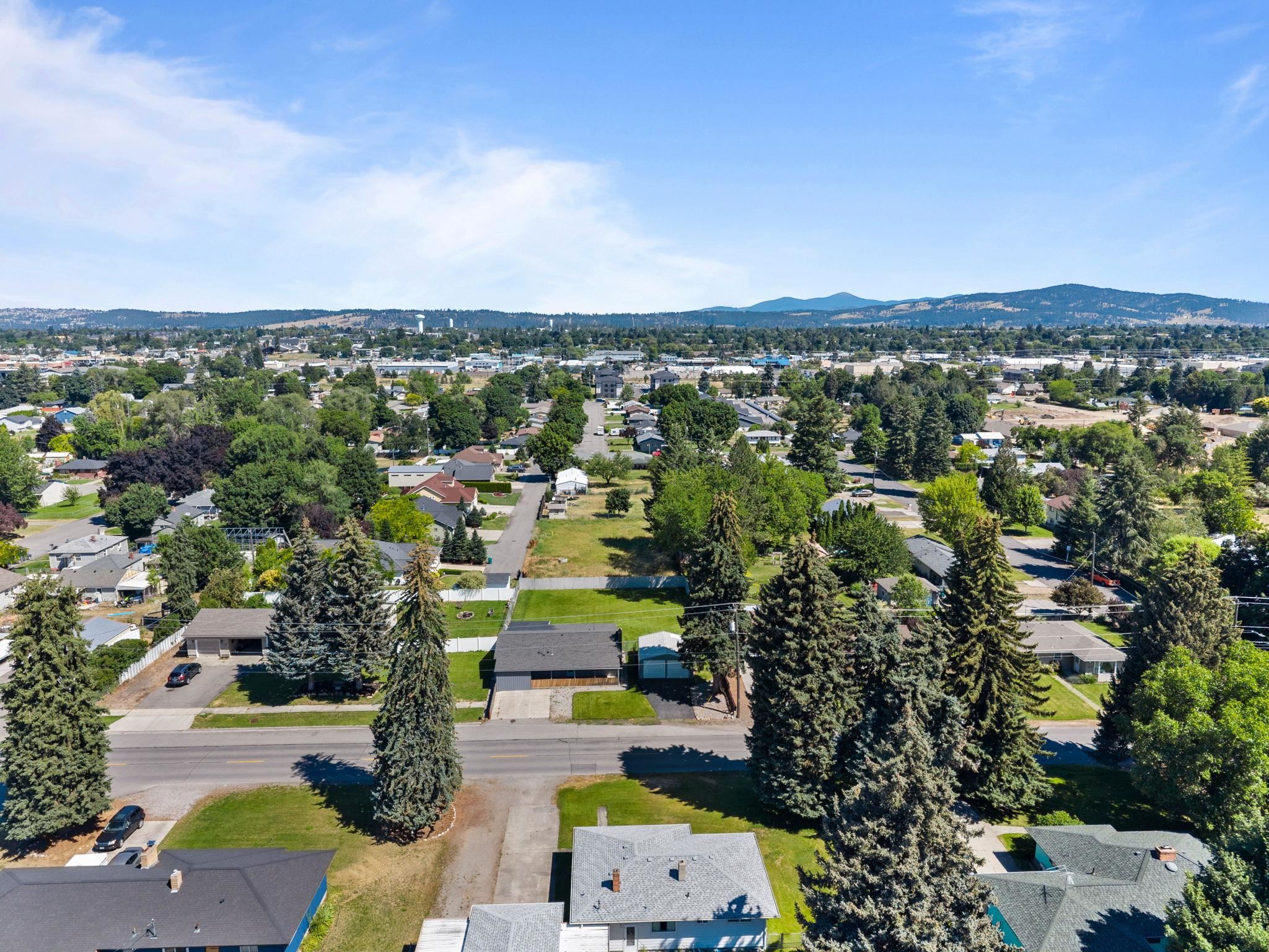12719 E 8th Ave - Photo 32
