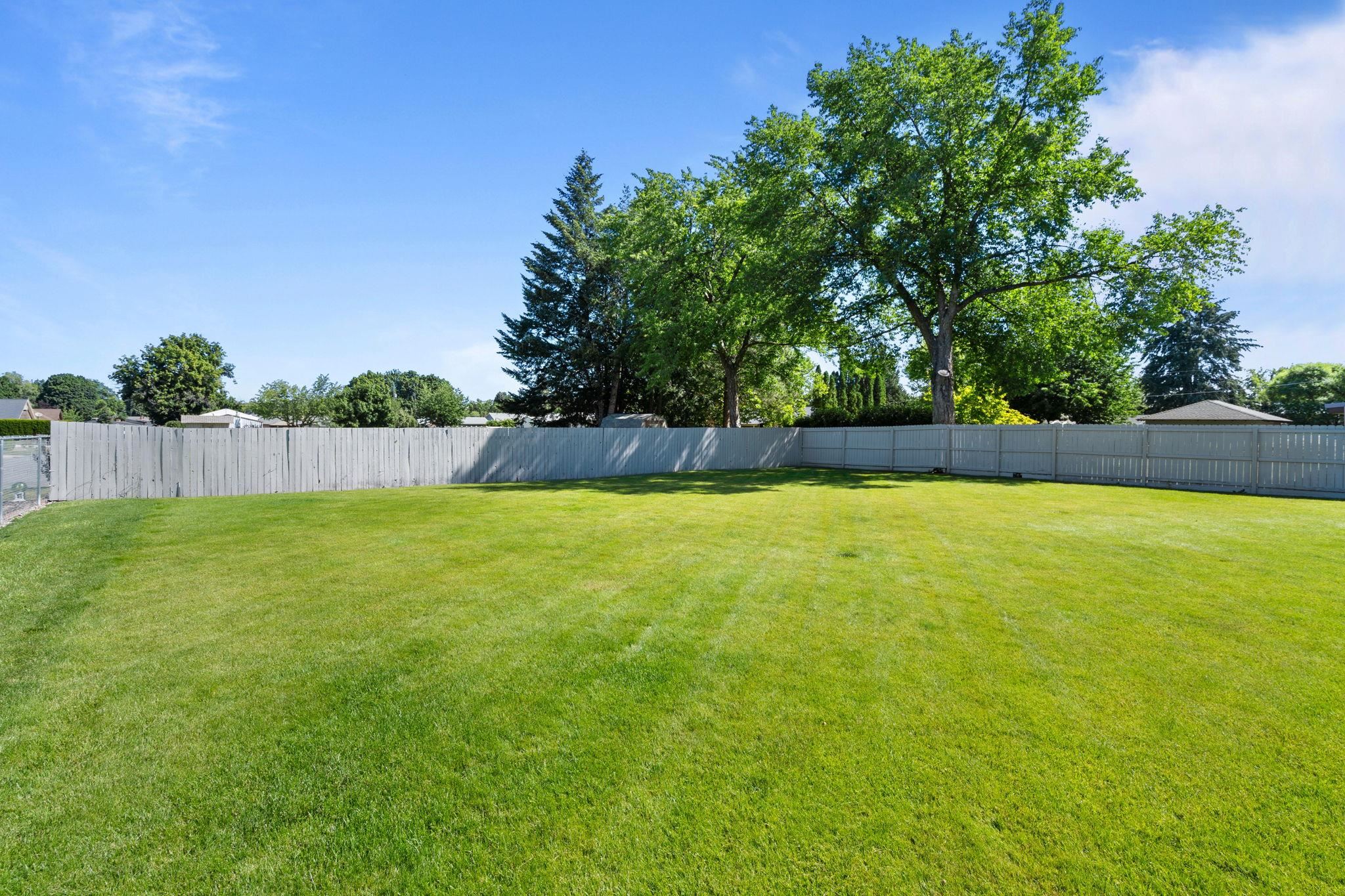 12719 E 8th Ave - Photo 30